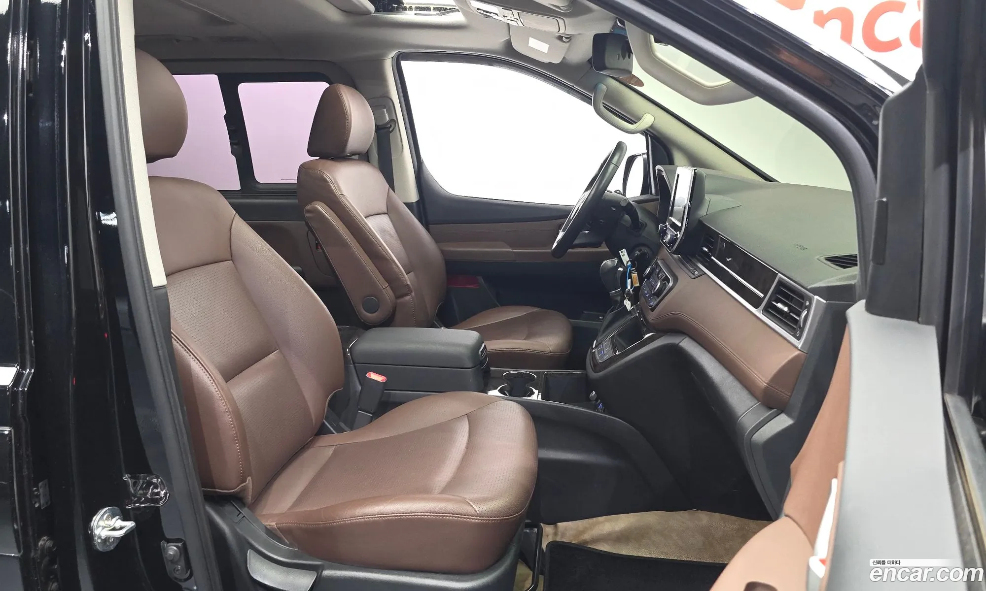 Hyundai Grand Starex 2020 — 15