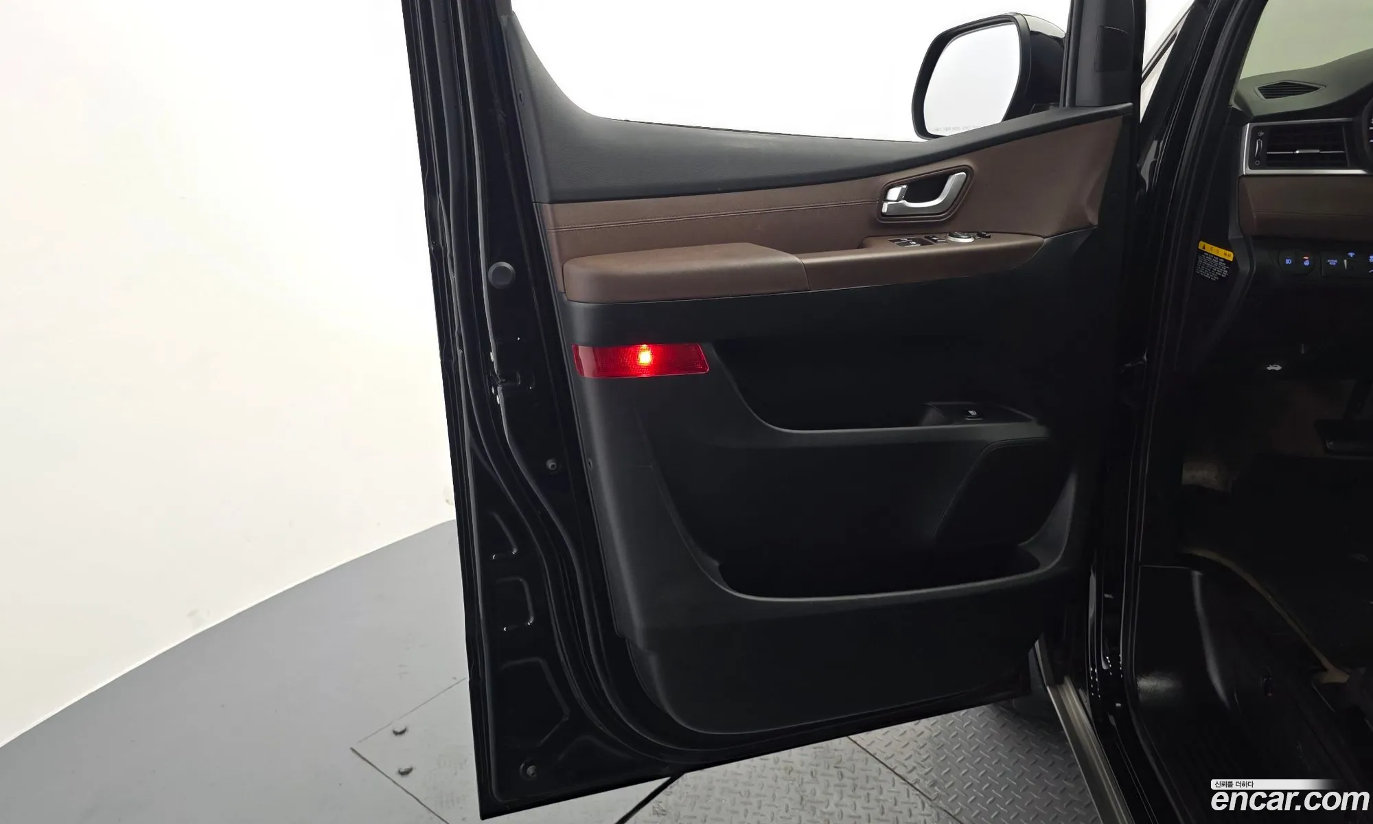 Hyundai Grand Starex 2020 — 22
