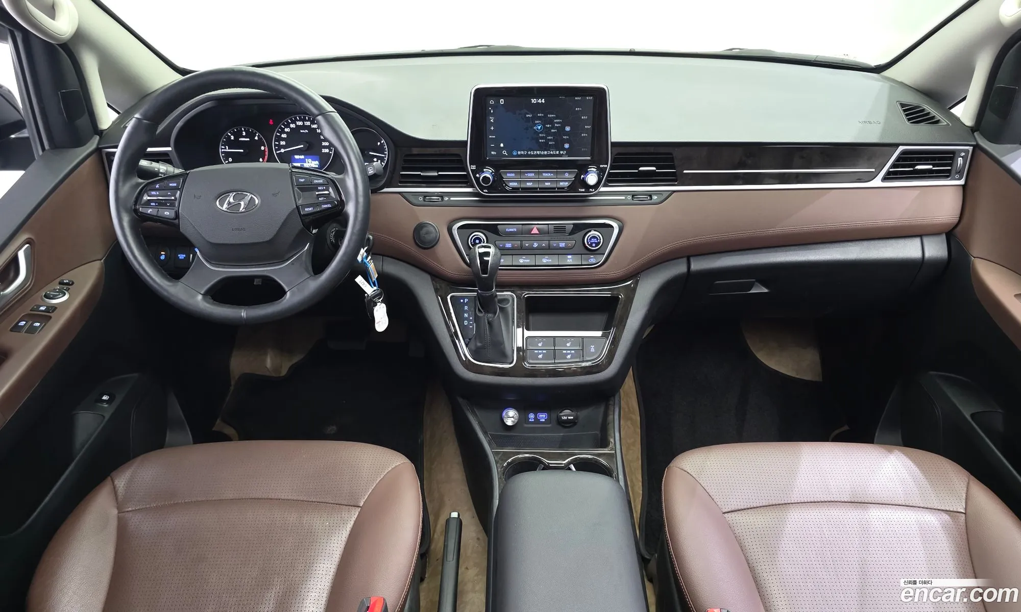 Hyundai Grand Starex 2020 — 10