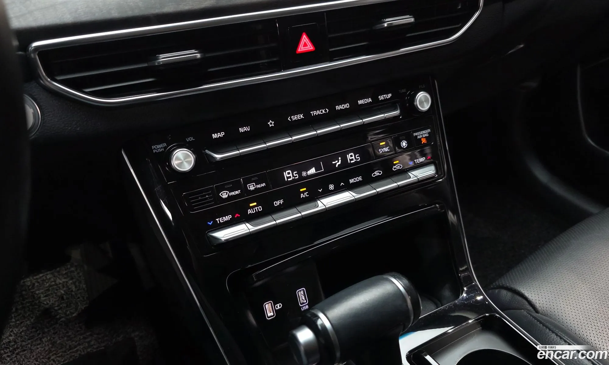 Kia K7 Premier 2019 KNALB41BBLA199767 — 11