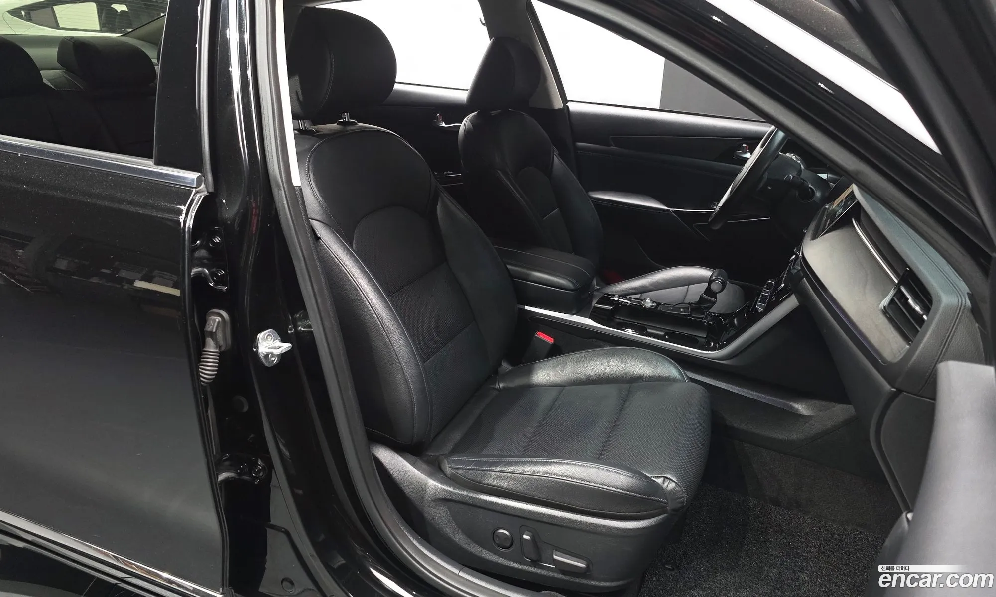 Kia K7 Premier 2019 KNALB41BBLA199767 — 12