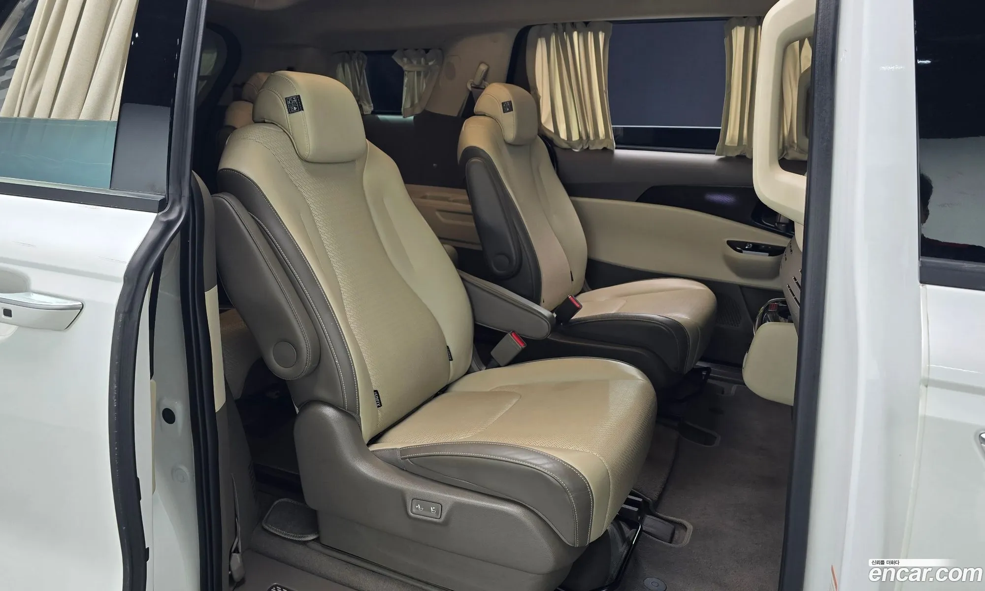 Kia Carnival 2022 KNANE813BPS204861 — 6