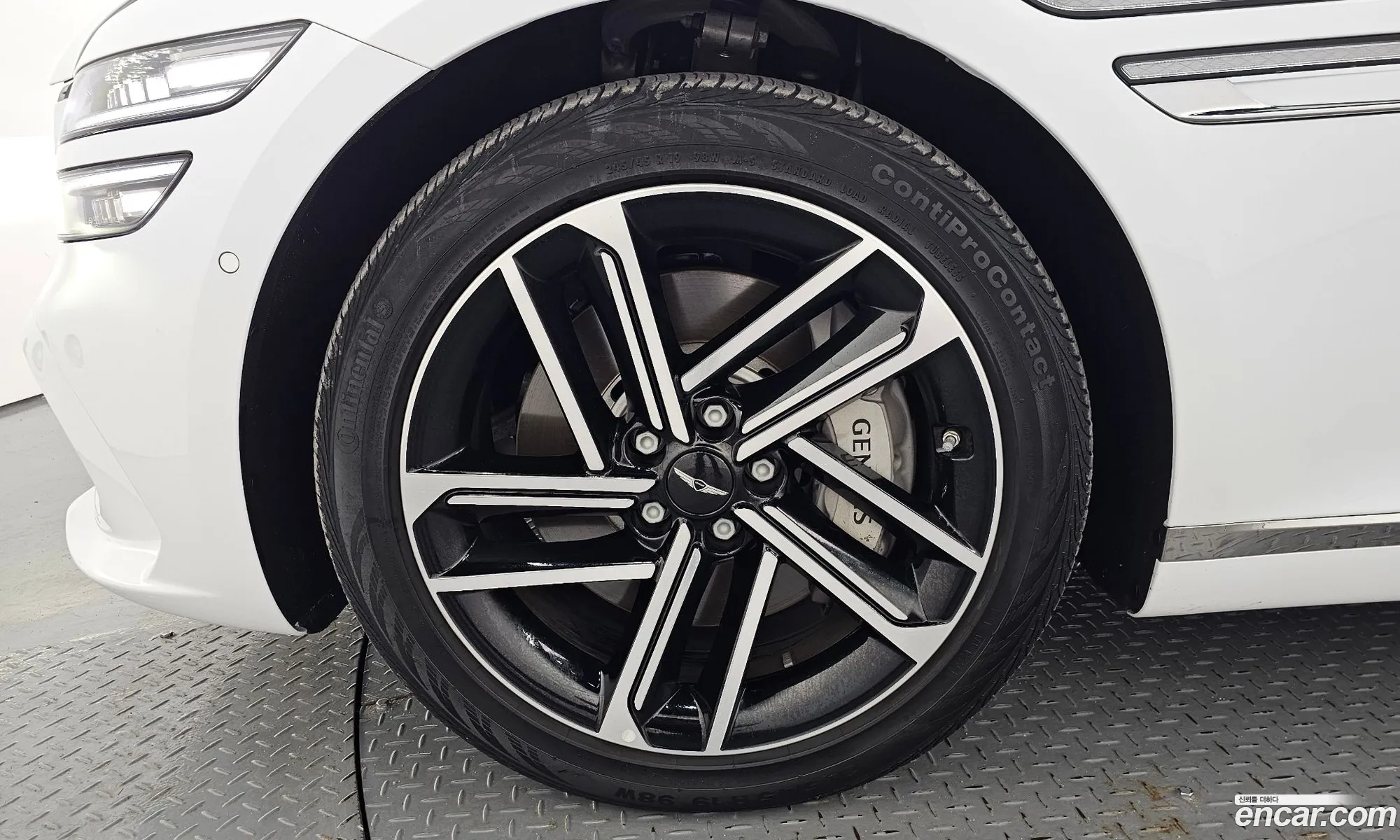 Genesis G80 2025 KMTGB41CDTU311405 — 6