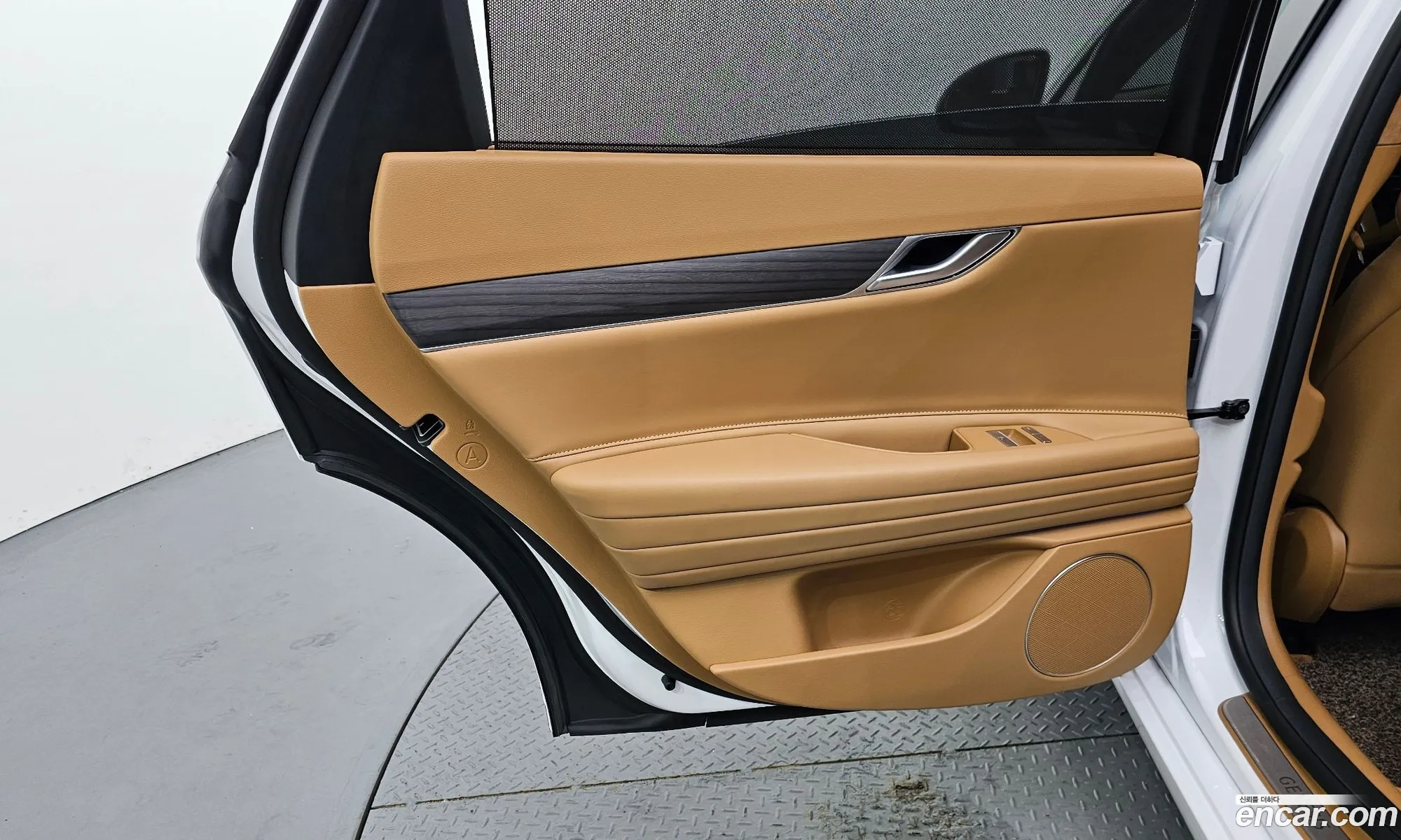 Genesis G80 2025 KMTGB41CDTU311405 — 7