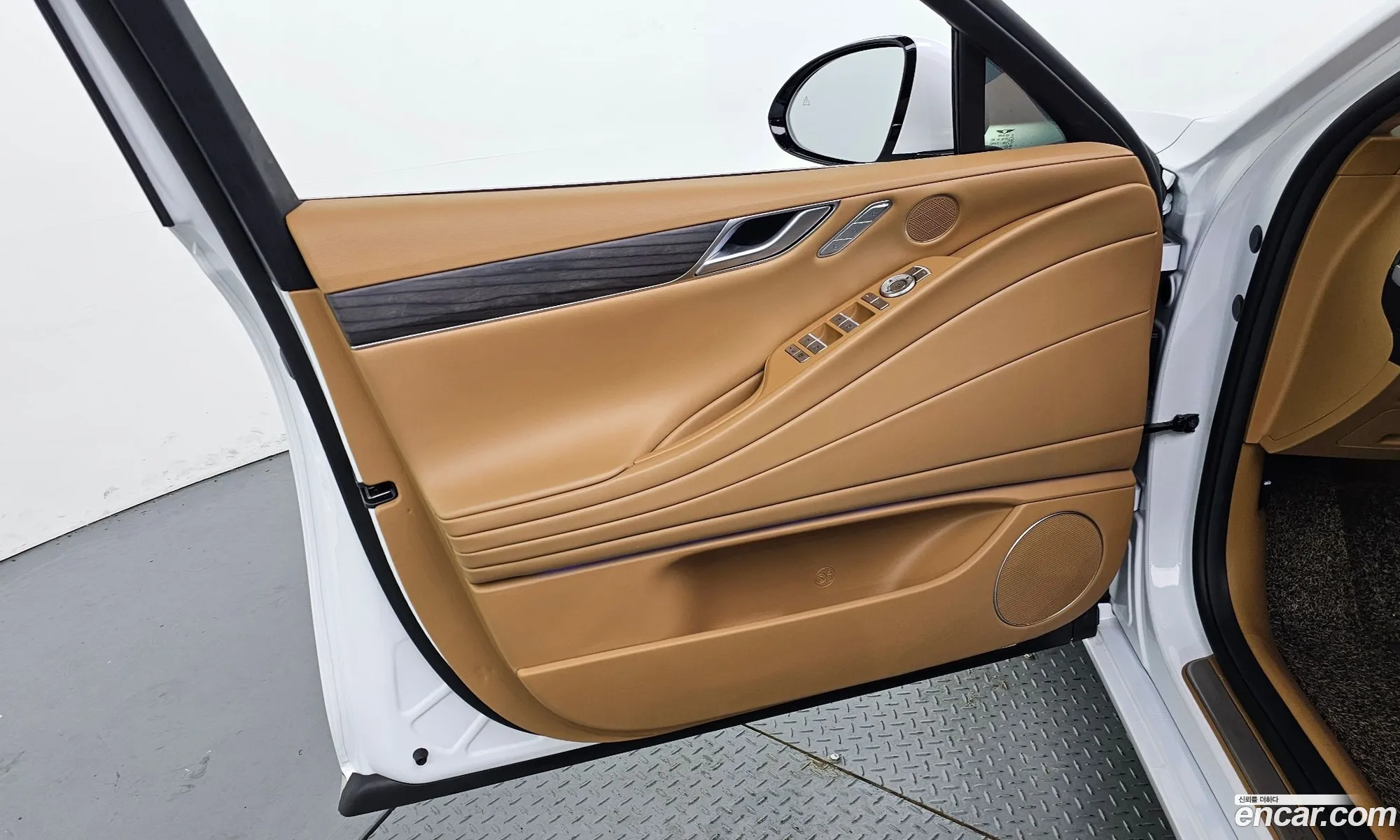 Genesis G80 2025 KMTGB41CDTU311405 — 5