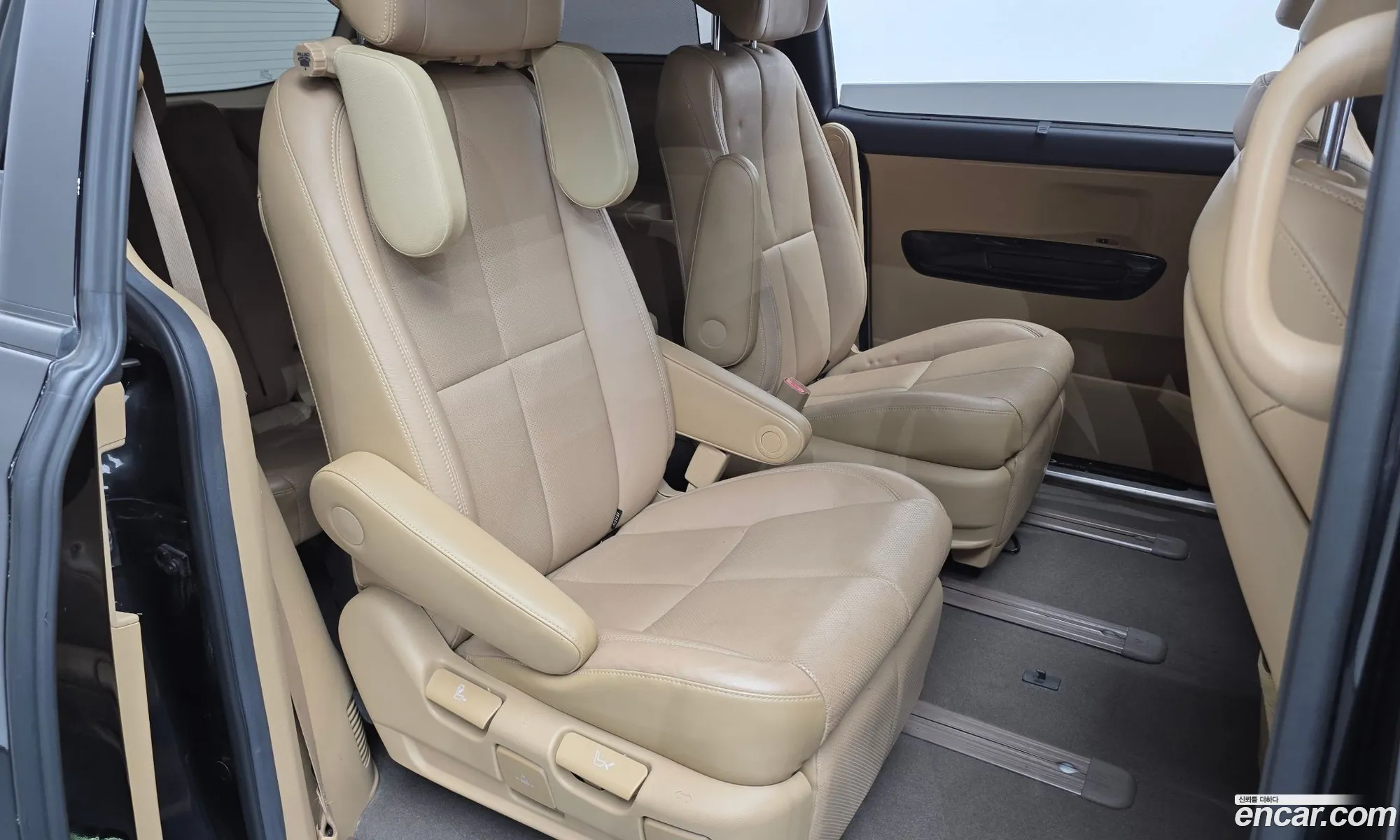 Kia Carnival 2017 KNAME811BHS331536 — 13