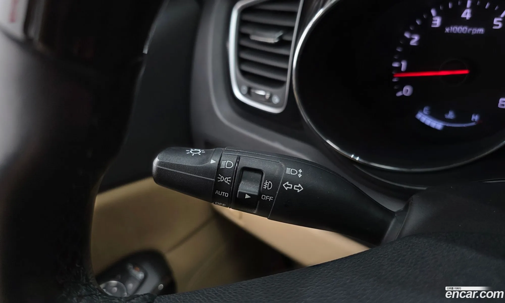 Kia Carnival 2017 KNAME811BHS331536 — 16