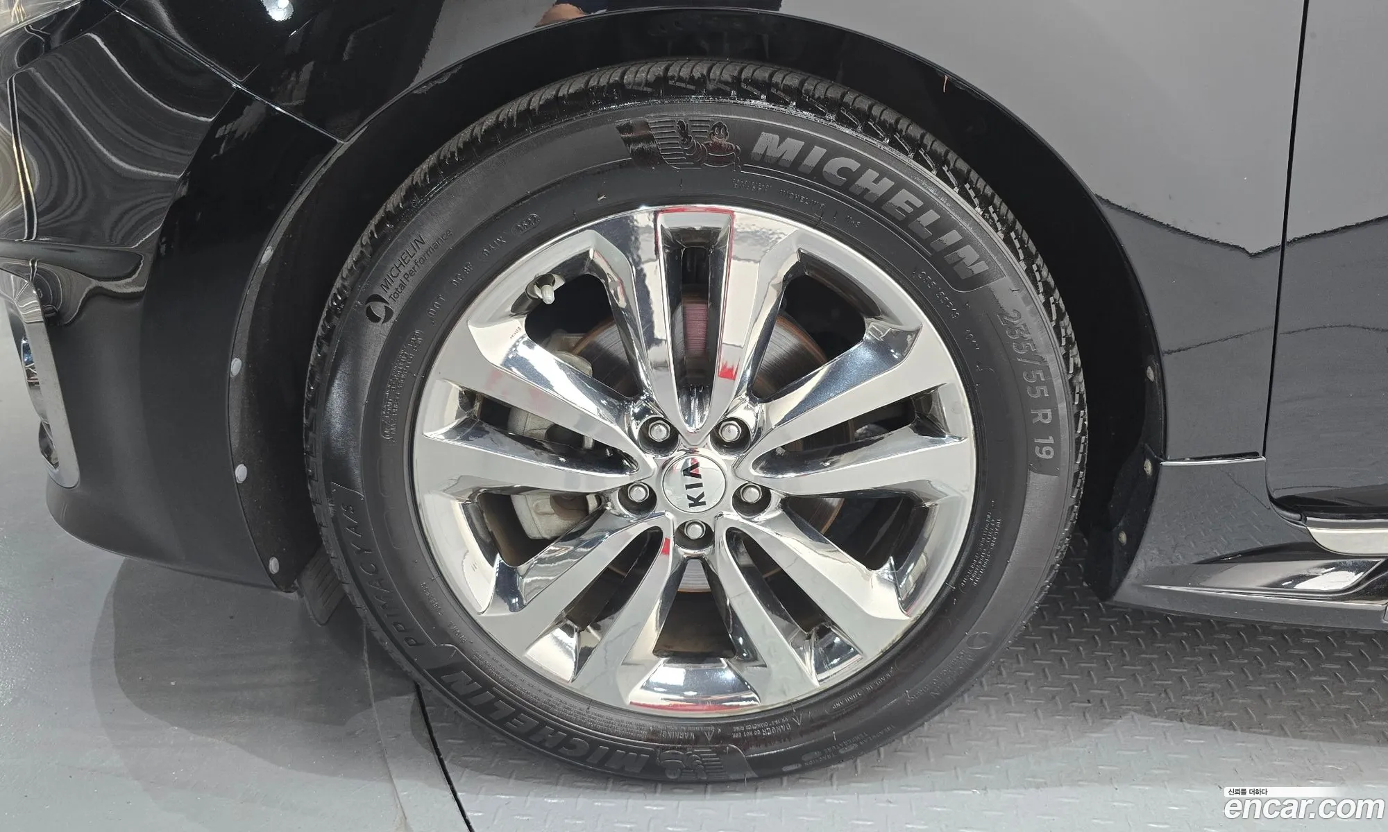 Kia Carnival 2017 KNAME811BHS331536 — 9
