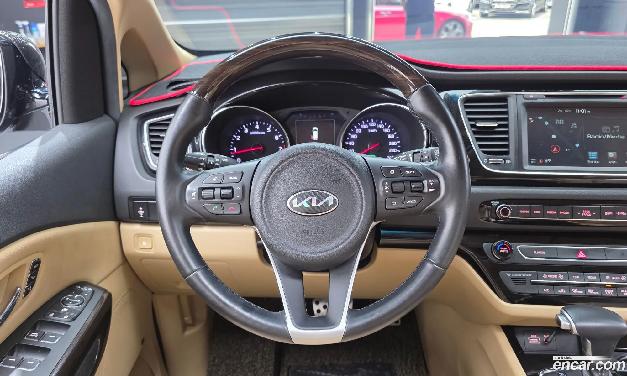 Kia Carnival 2017 KNAME811BHS331536 — 11