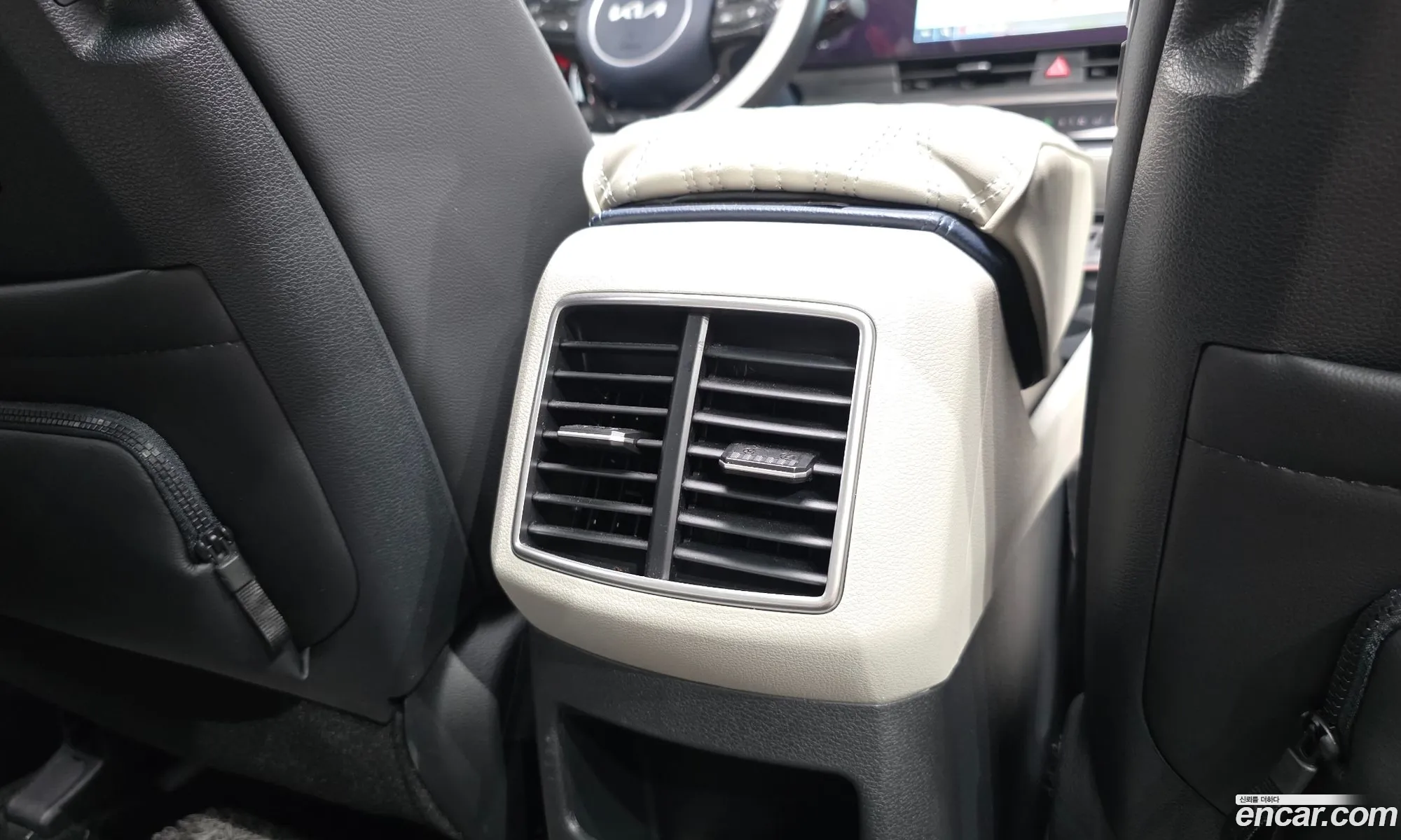 Kia Sportage Hybrid 2023 — 17