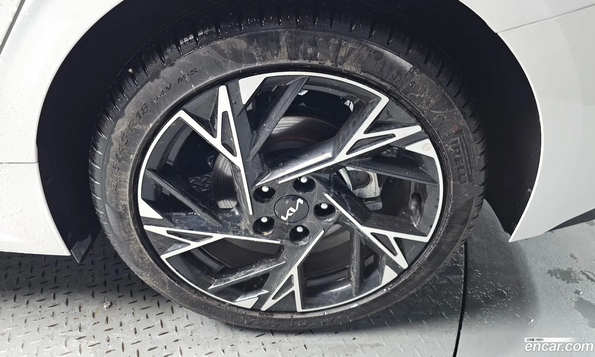 Kia K5 2025 KNAG541ABSA397017 — 12