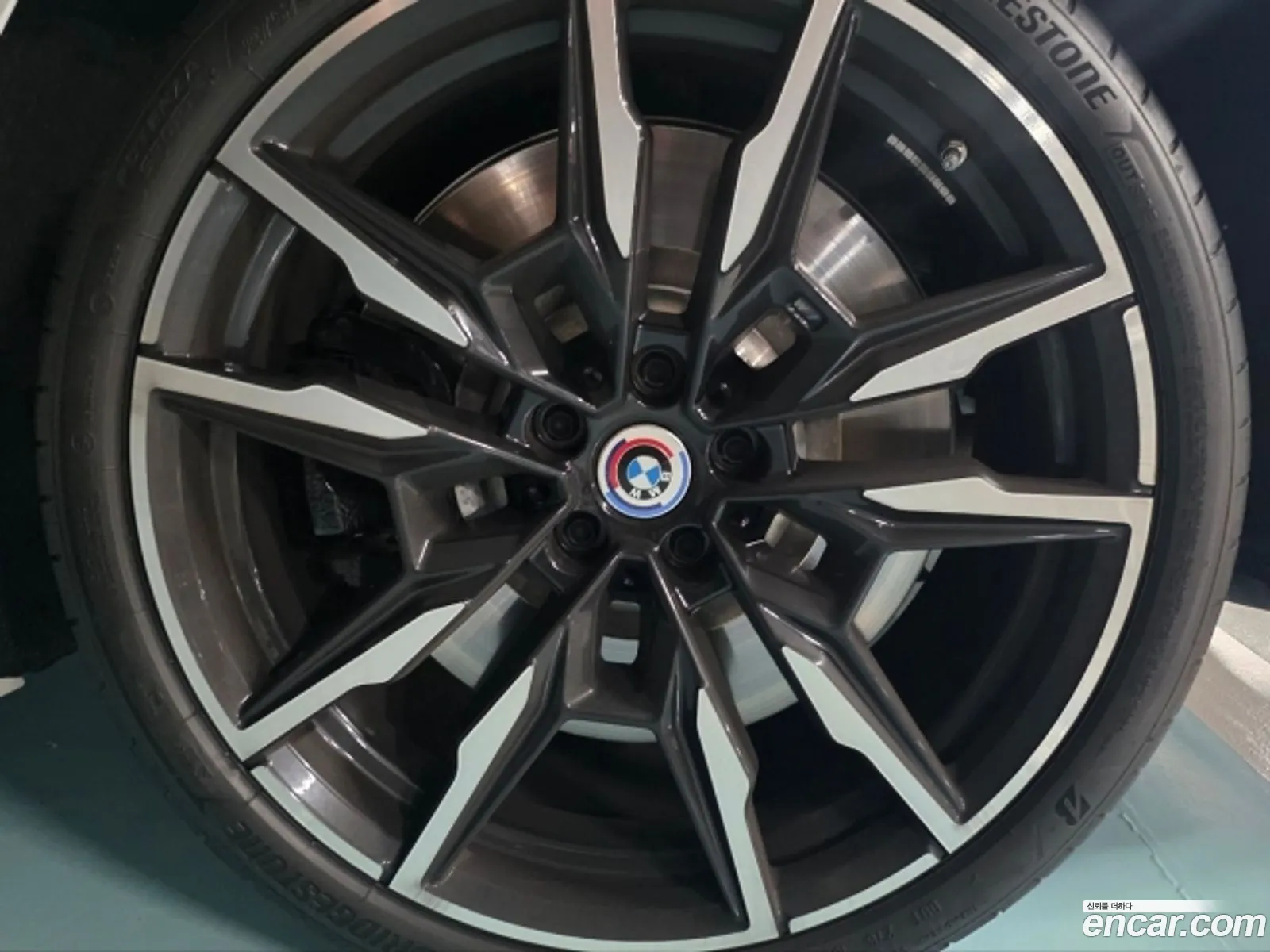 BMW 8 Series 2025 — 13