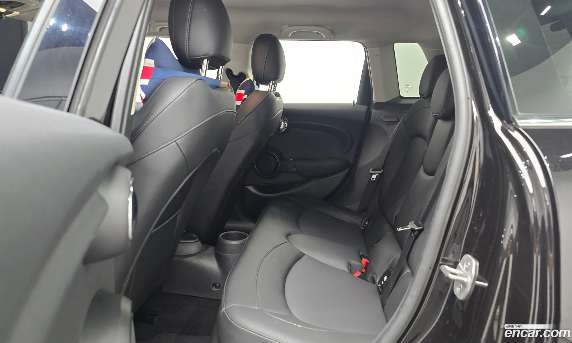 Mini Cooper 2021 WMWXV7108M2N86123 — 26