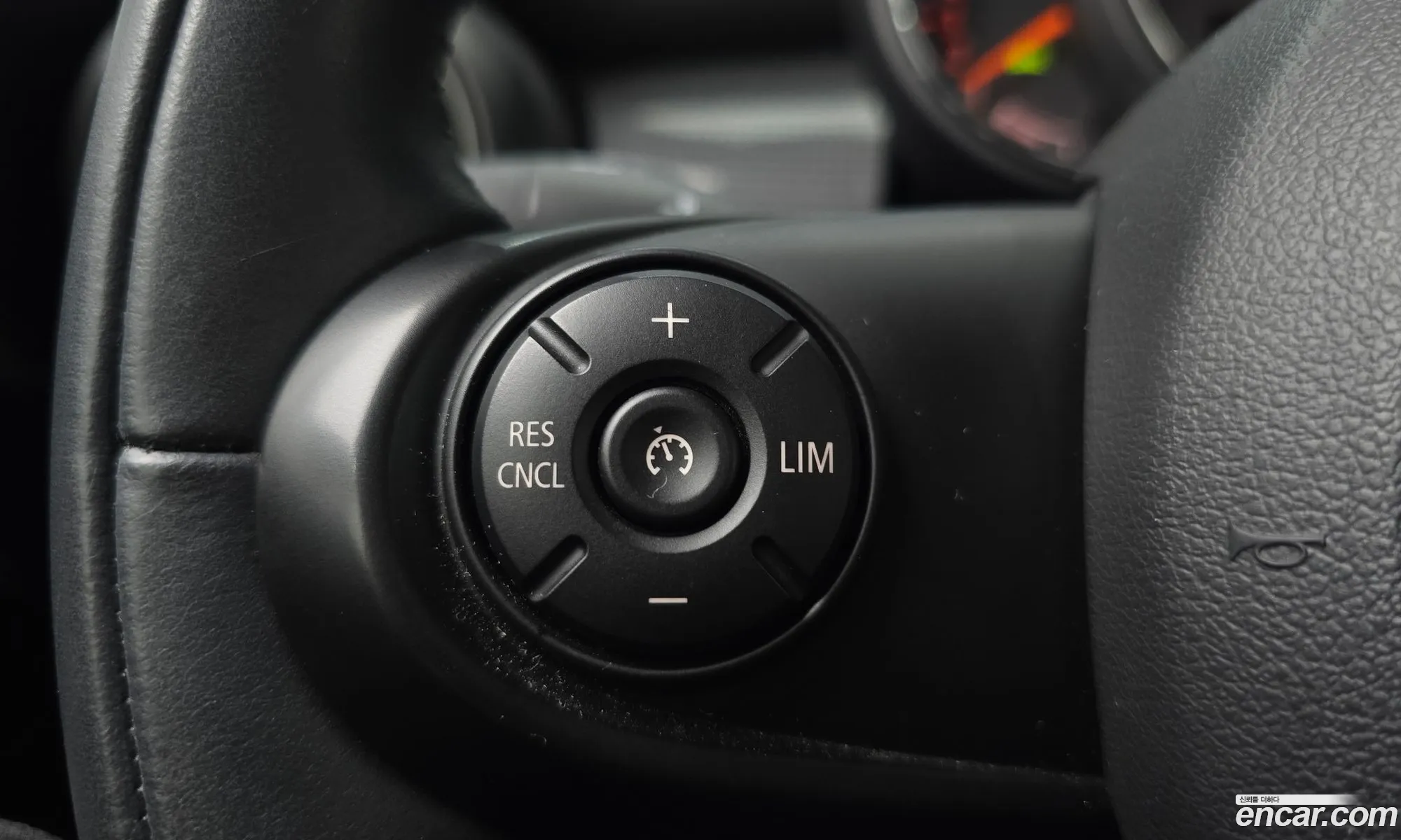 Mini Cooper 2021 WMWXV7108M2N86123 — 3