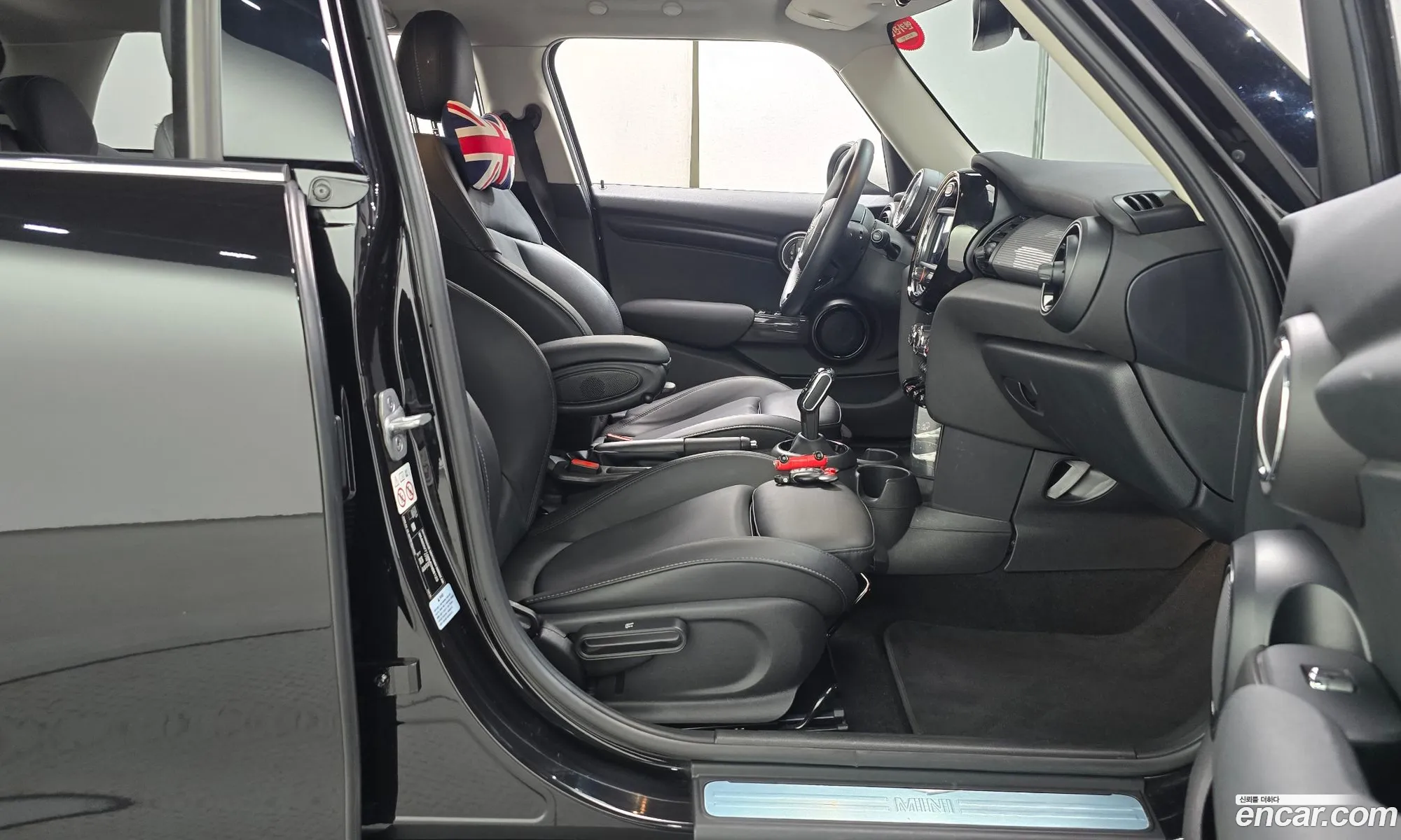Mini Cooper 2021 WMWXV7108M2N86123 — 24