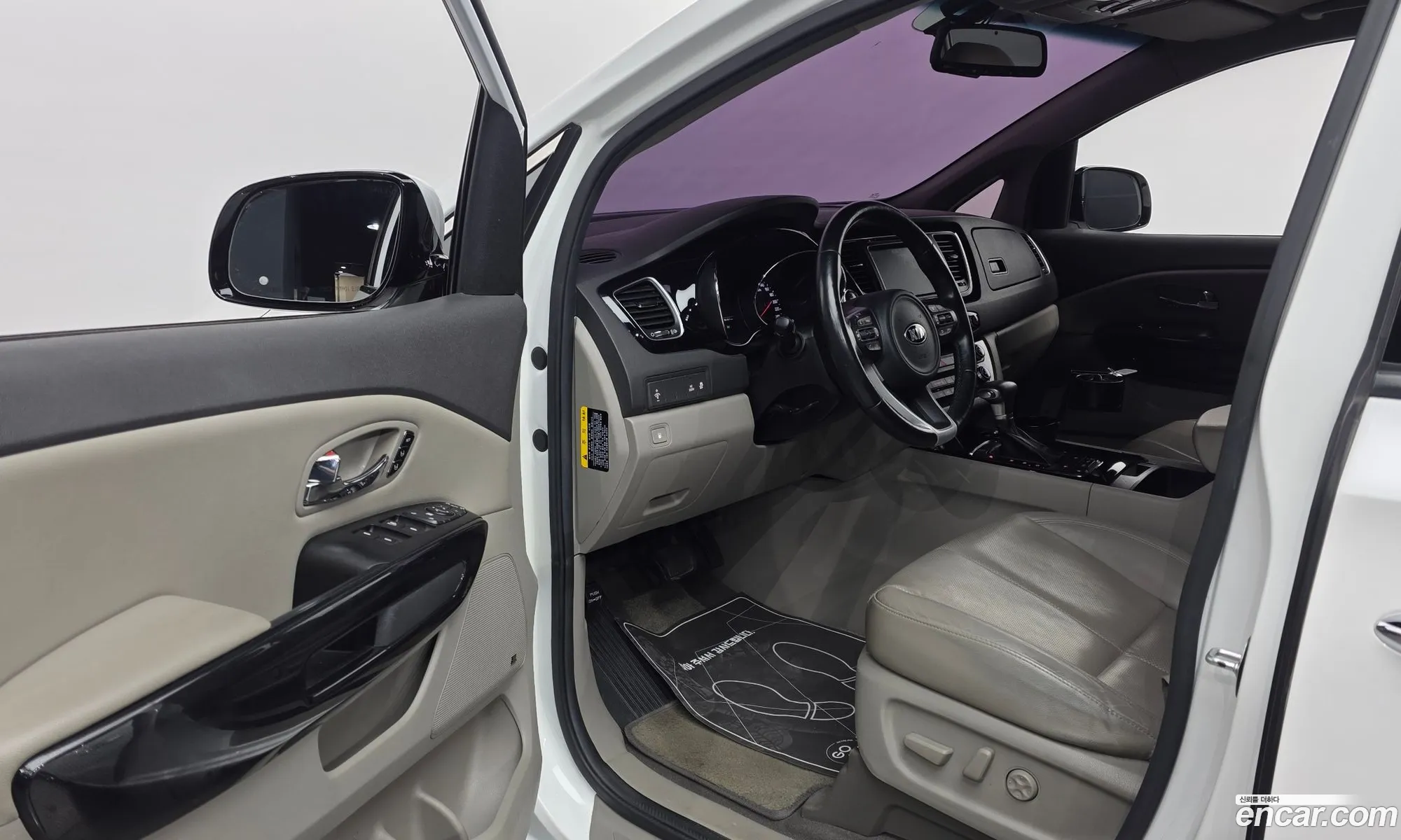 Kia Carnival 2017 KNAME81ABHS339572 — 13