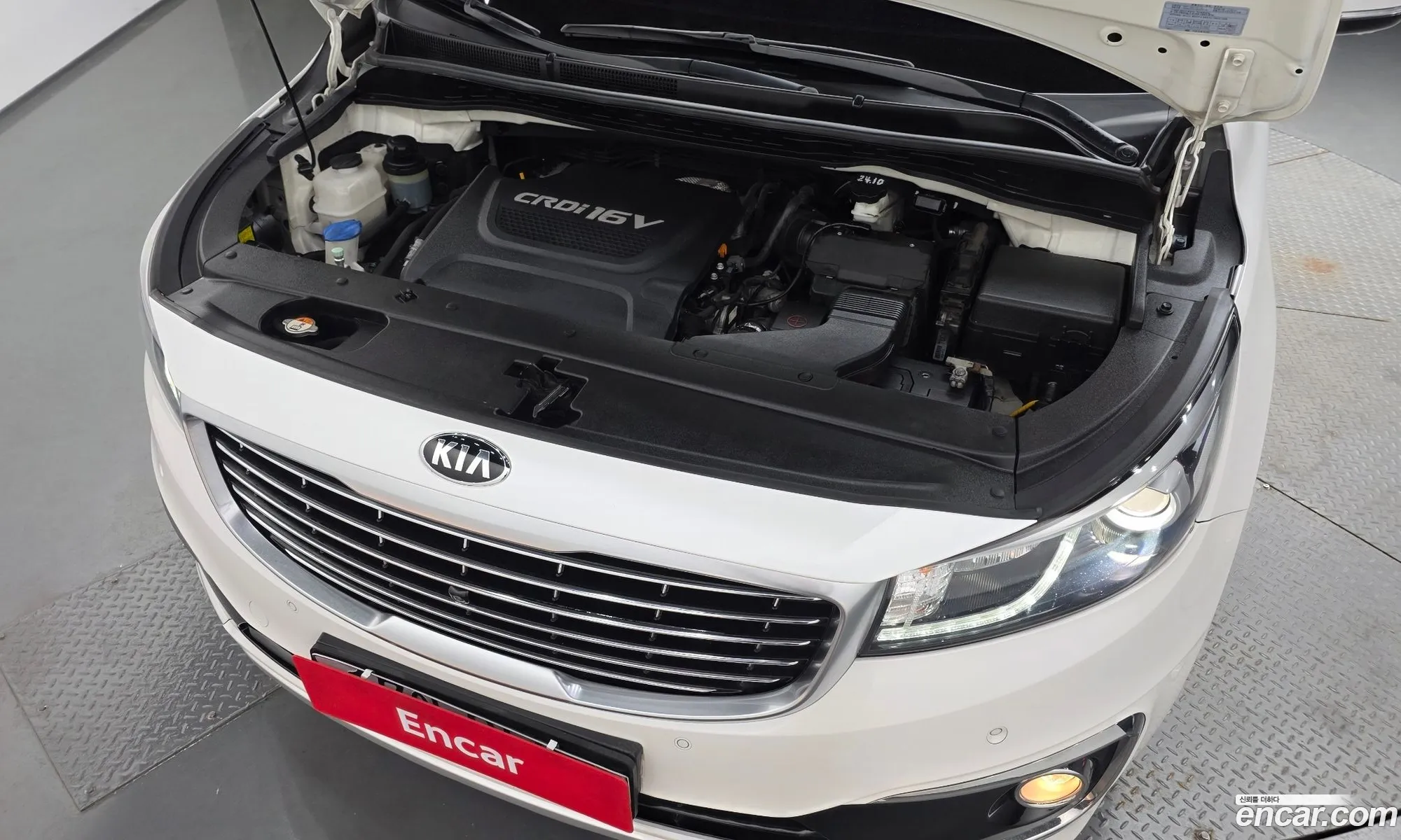 Kia Carnival 2017 KNAME81ABHS339572 — 10