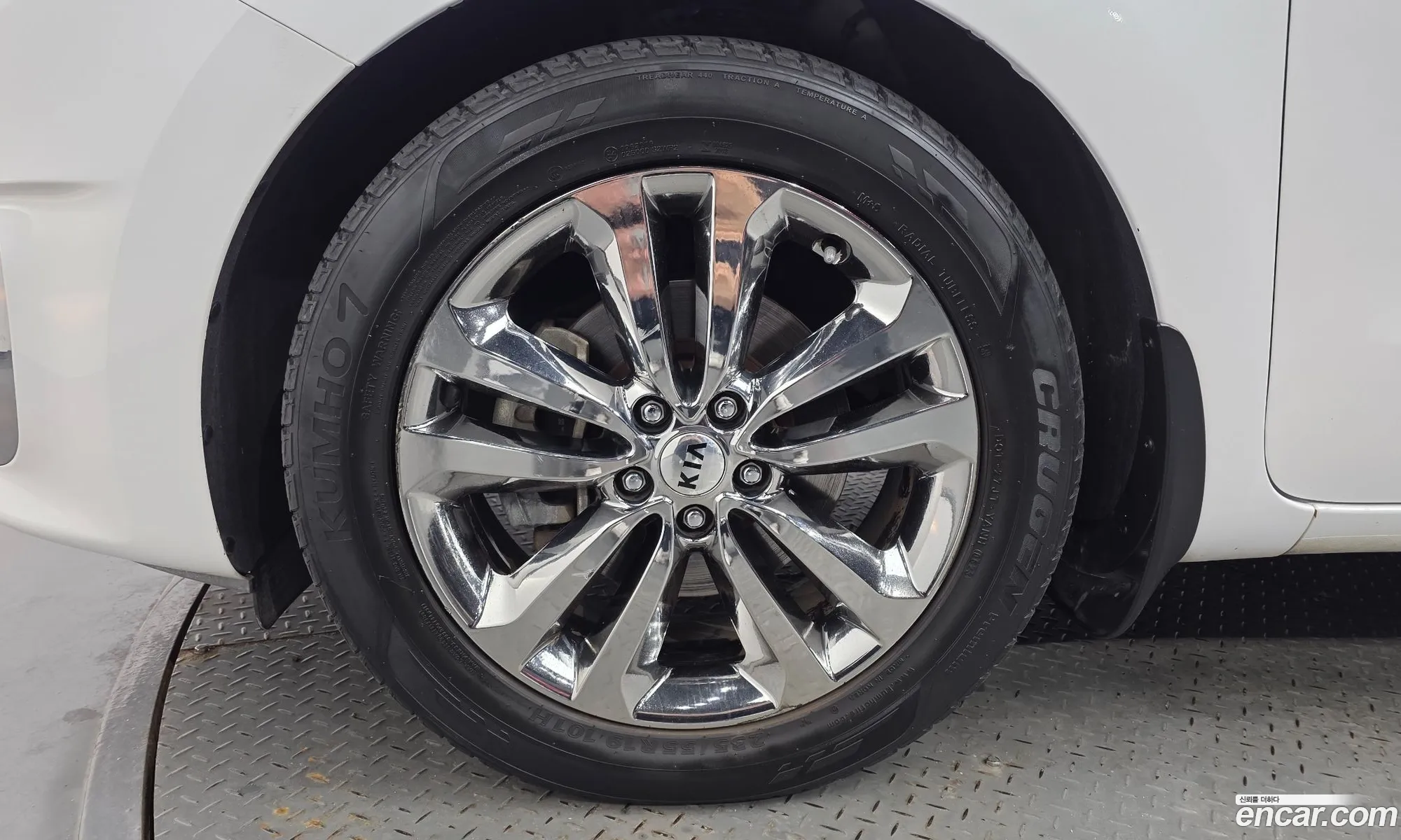 Kia Carnival 2017 KNAME81ABHS339572 — 18