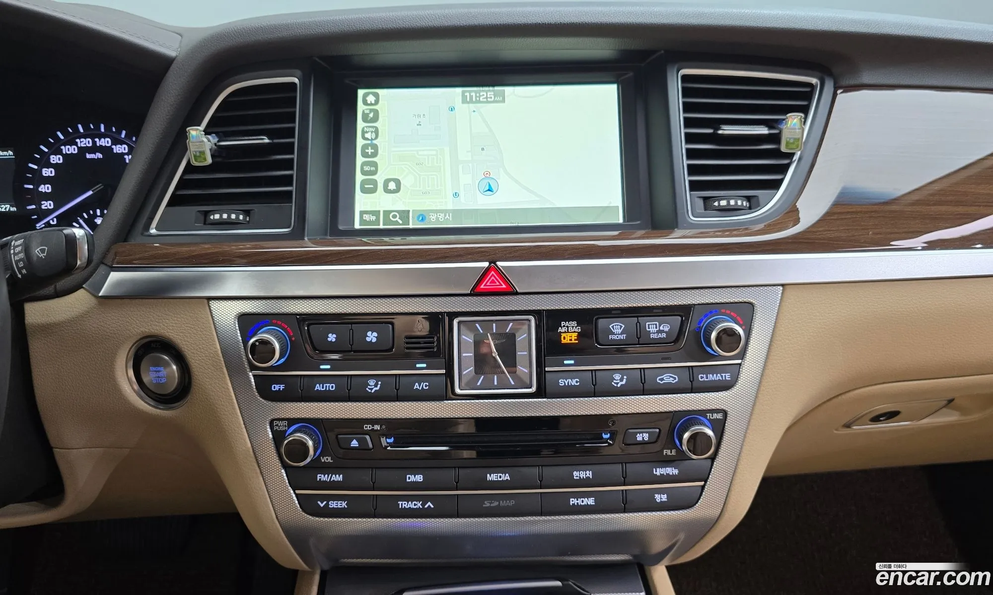 Genesis G80 2017 KMHGL41DDJU237500 — 27