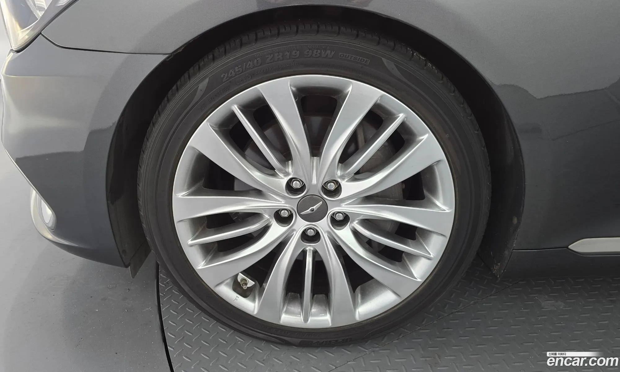 Genesis G80 2017 KMHGL41DDJU237500 — 15
