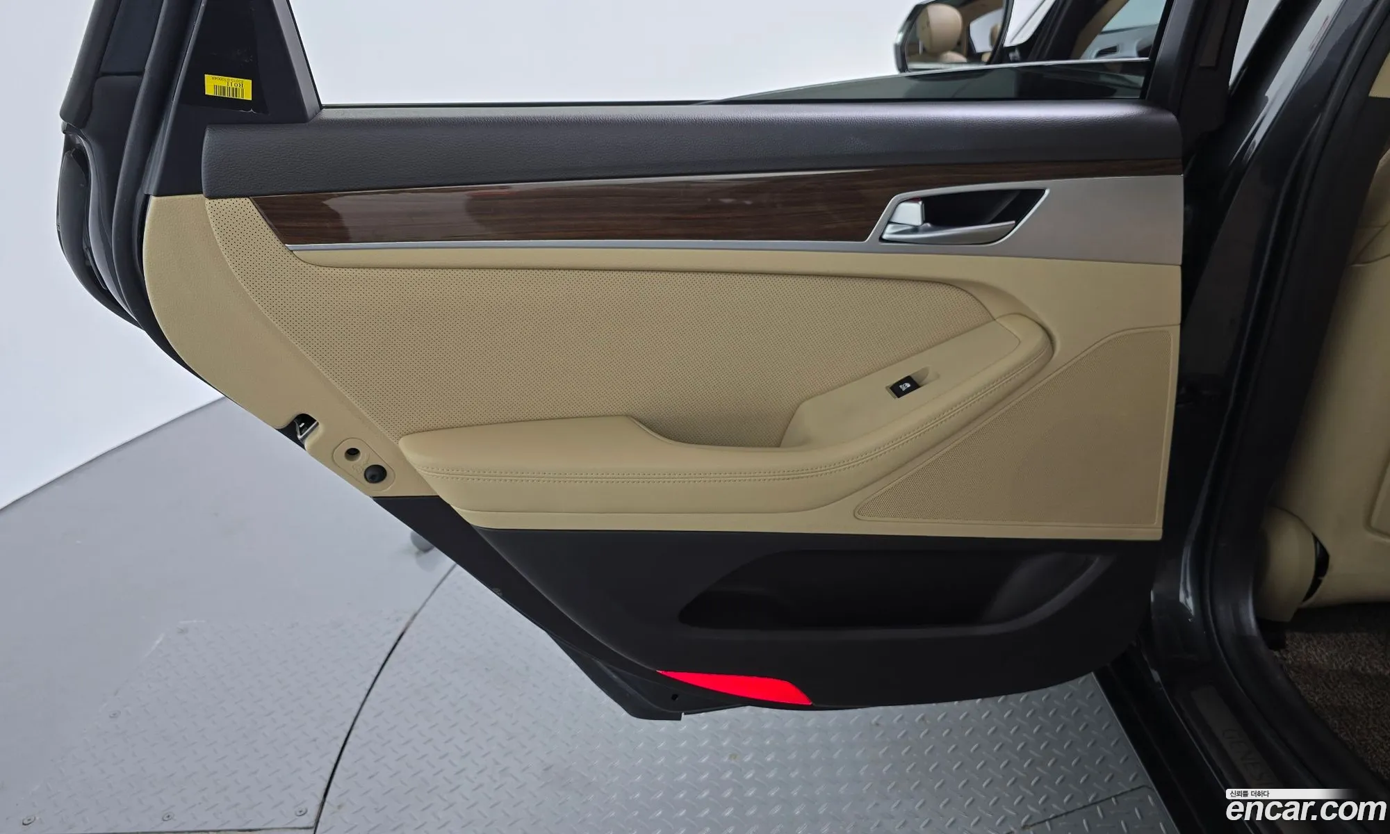Genesis G80 2017 KMHGL41DDJU237500 — 11