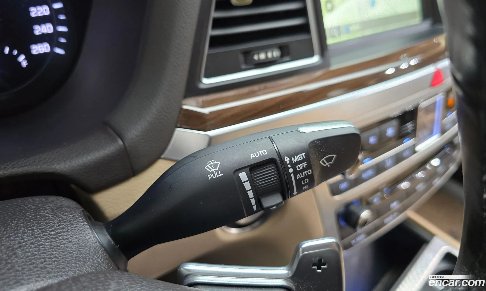 Genesis G80 2017 KMHGL41DDJU237500 — 9