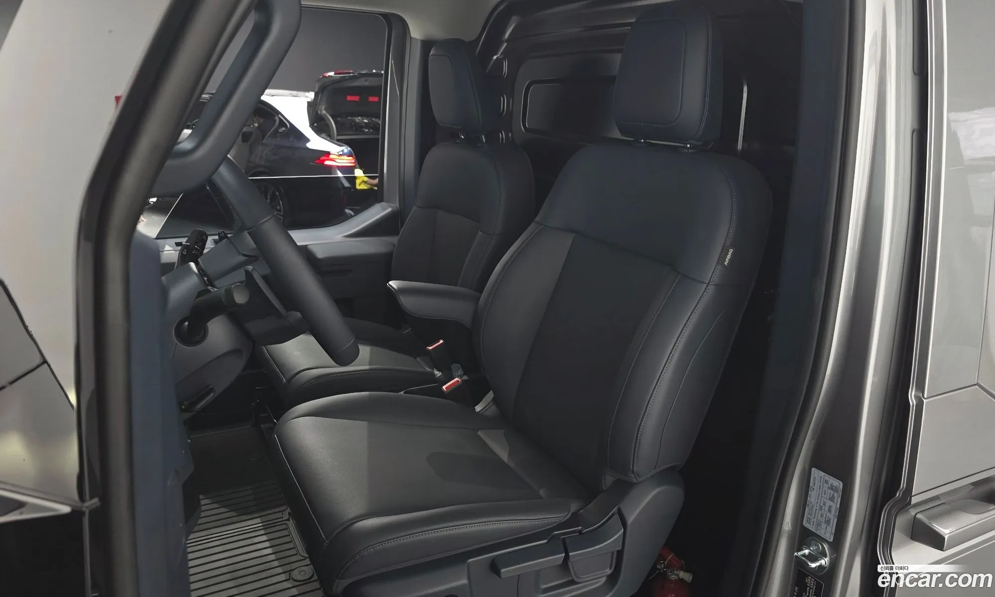 Kia PV5 2025 KNCWCX71FTA010699 — 8