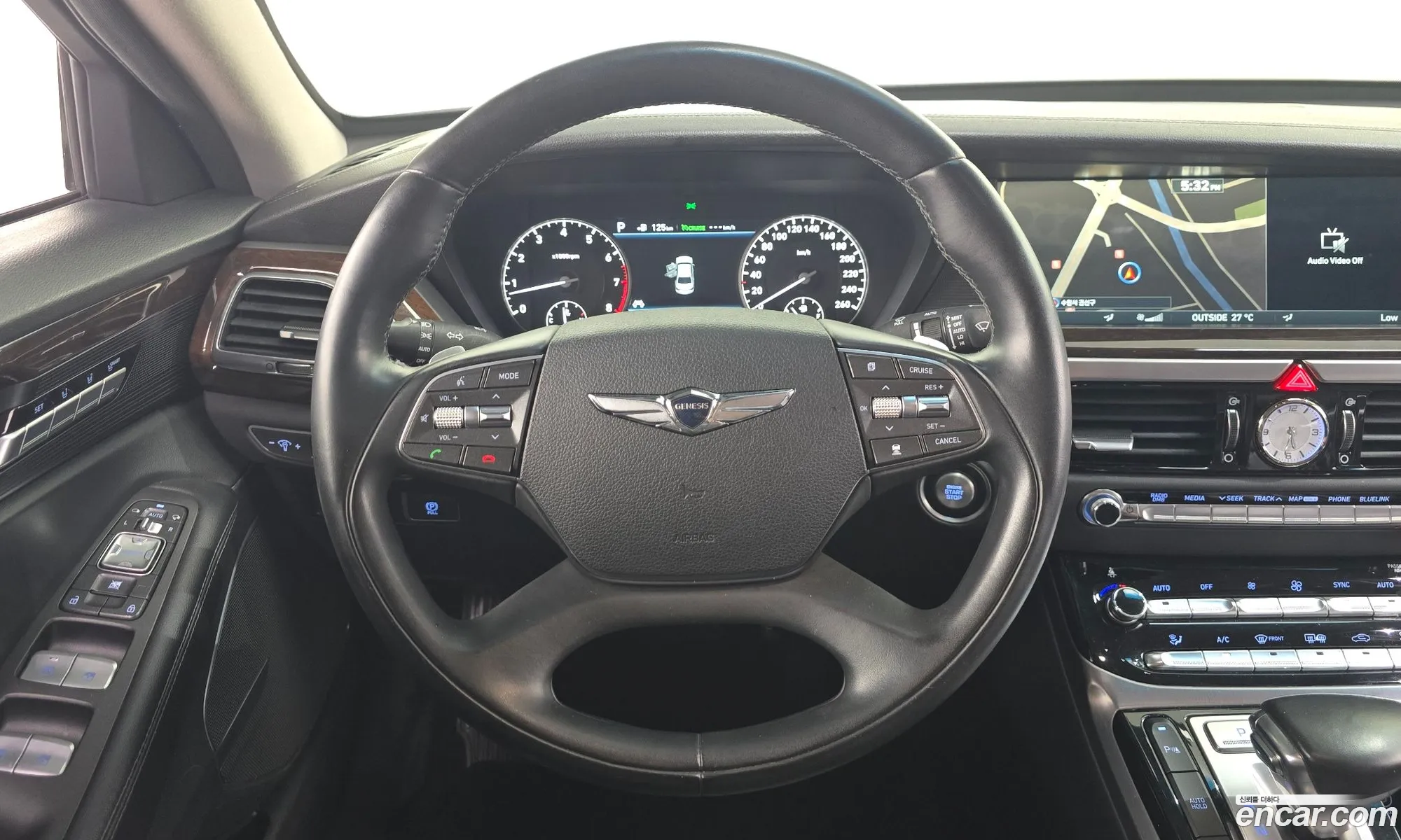 Genesis EQ900 2016 — 18