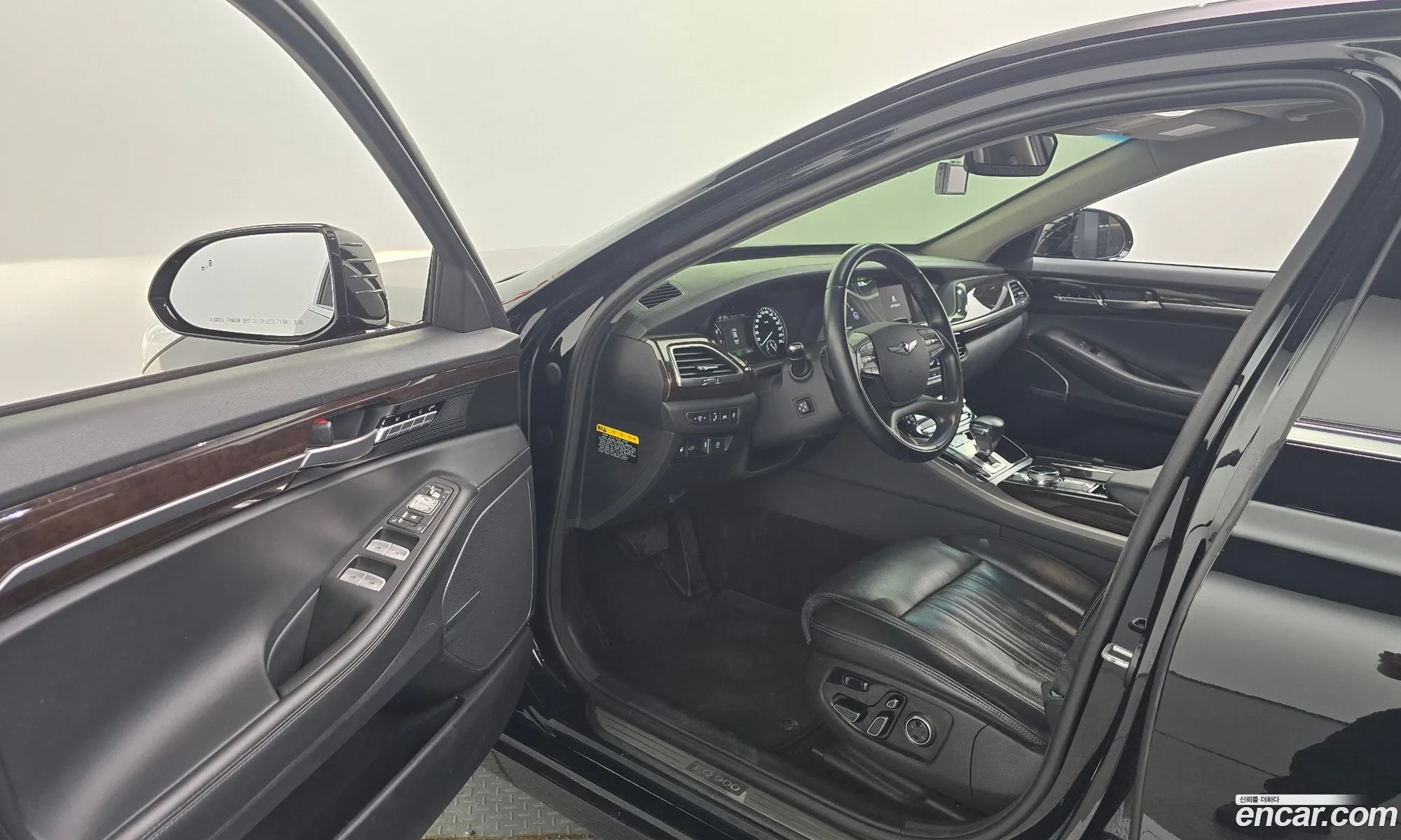 Genesis EQ900 2016 — 16