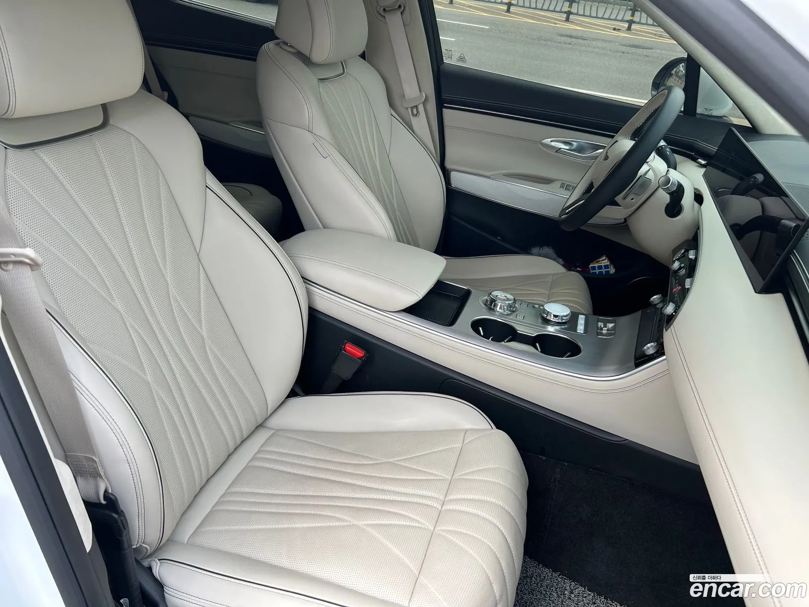 Genesis GV70 2025 — 9