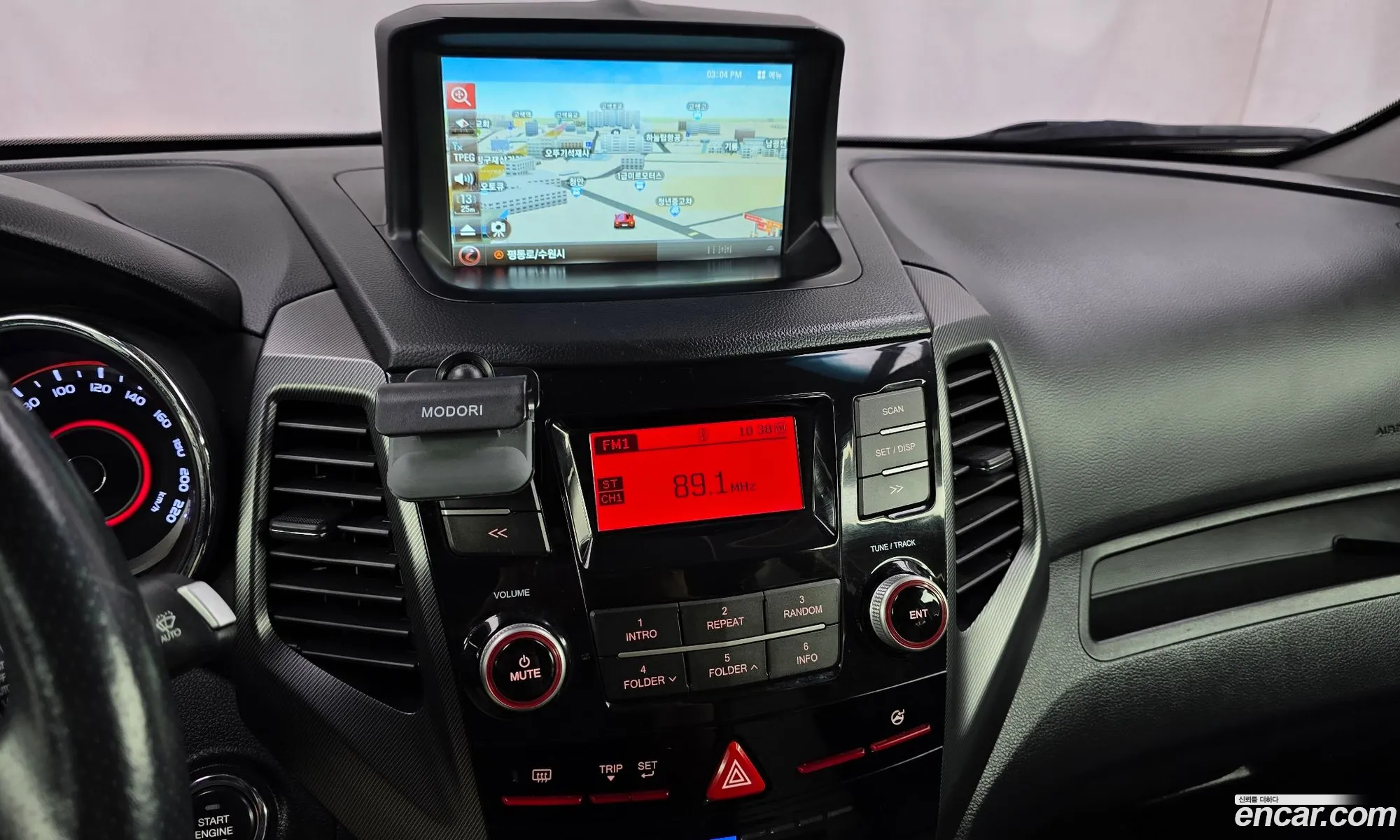 KG Mobility (SsangYong) Tivoli 2016 — 22
