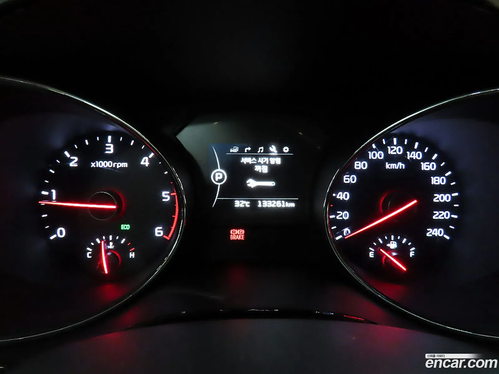Kia Carnival 2015 — 11