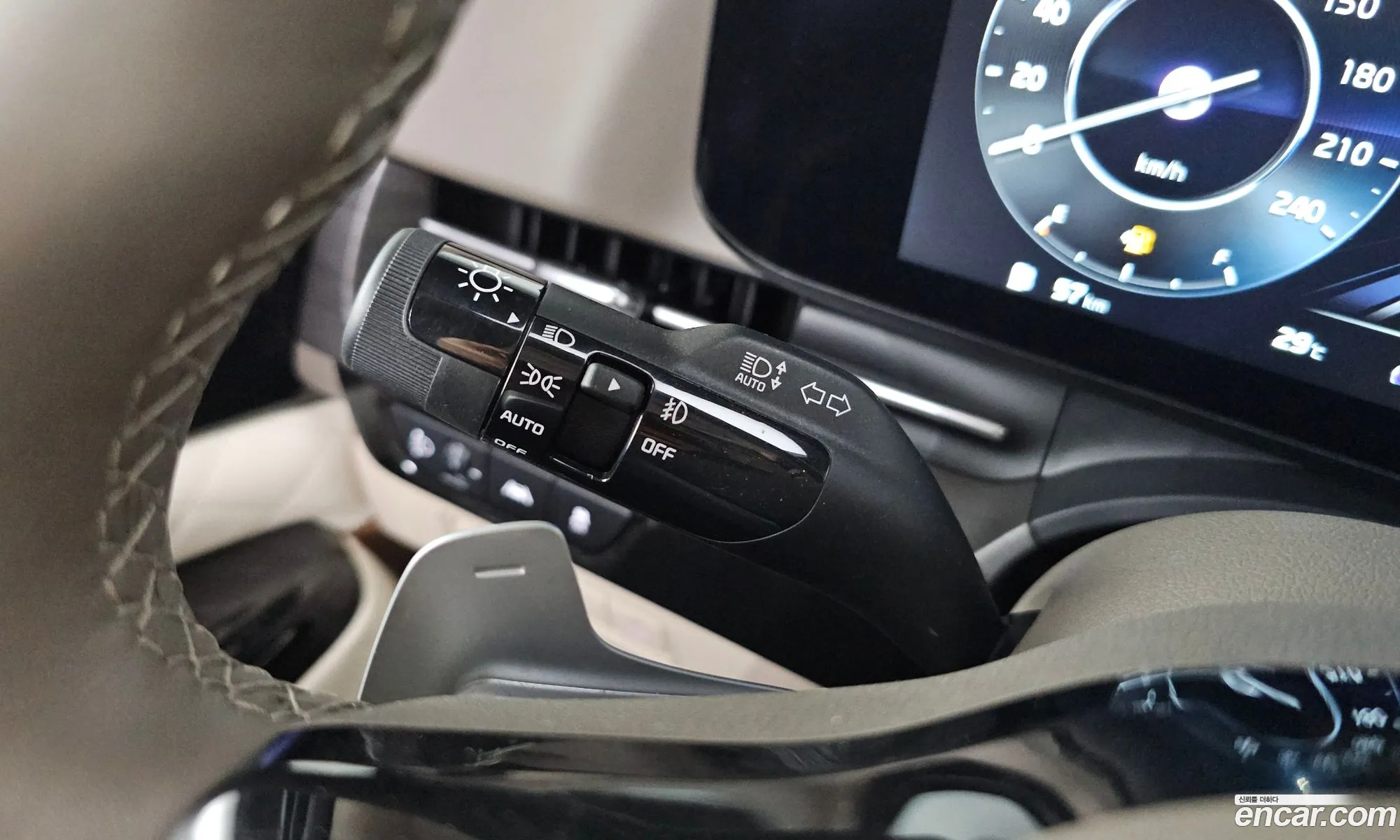 Kia Carnival 2023 KNANE813BPS279307 — 31