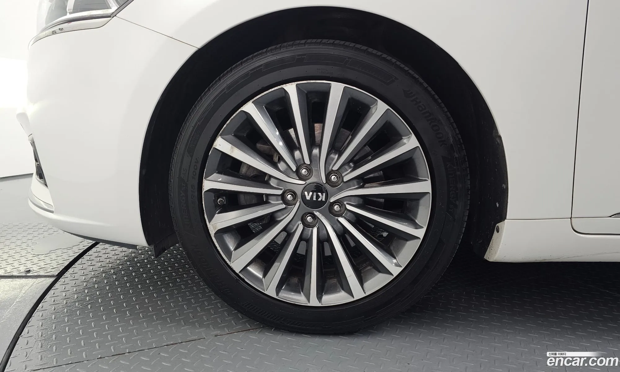 Kia K7 2016 — 18