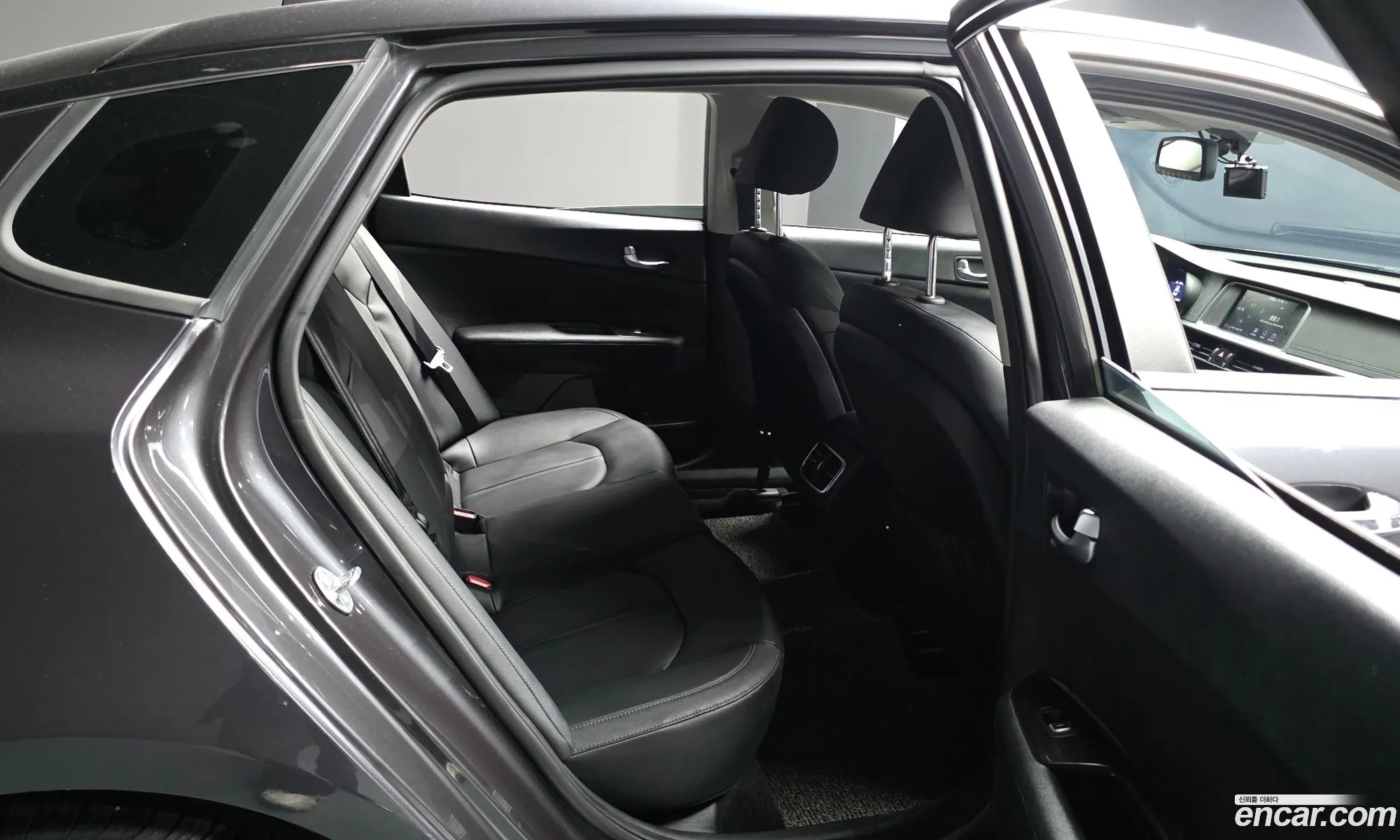 Kia K5 2018 KNAGT411BKA308393 — 2