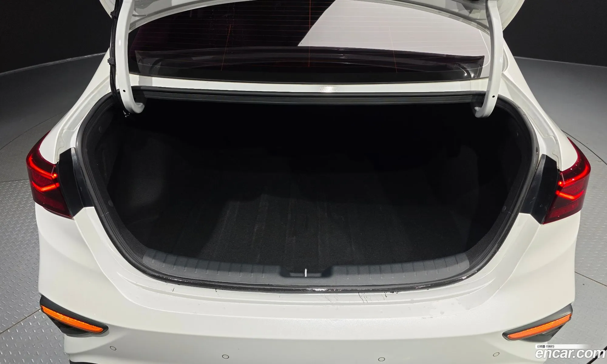 Kia K3 2019 KNAF241BELA883588 — 9