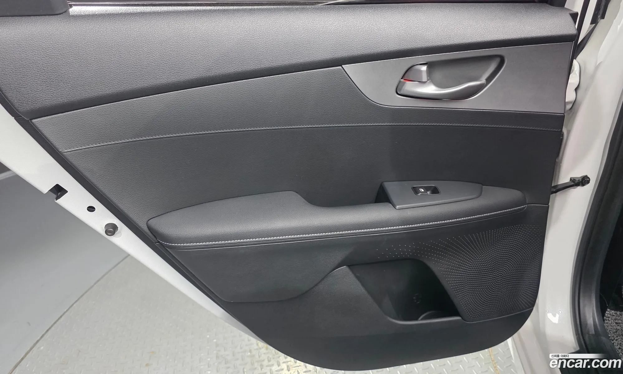 Kia K3 2019 KNAF241BELA883588 — 19