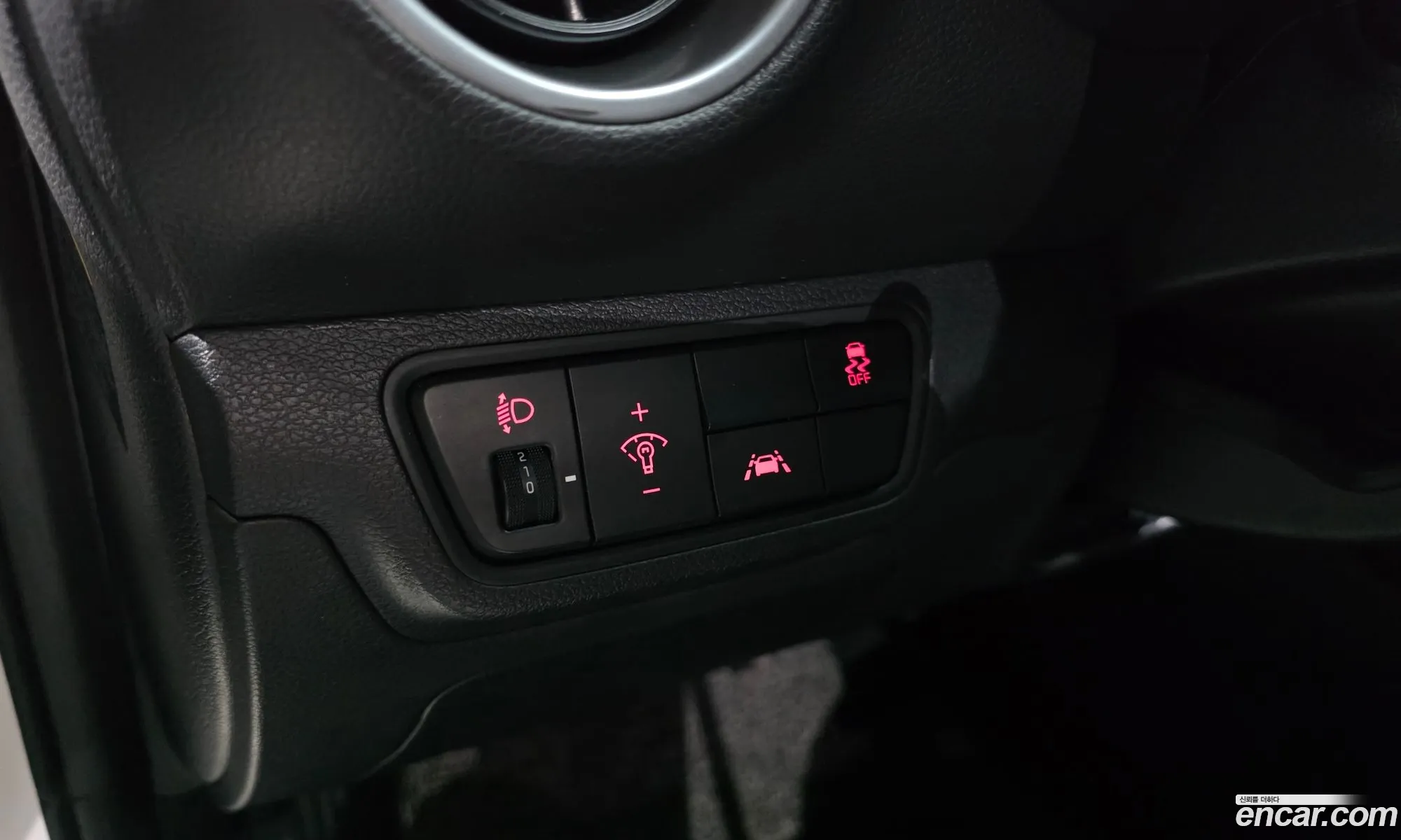 Kia K3 2019 KNAF241BELA883588 — 17