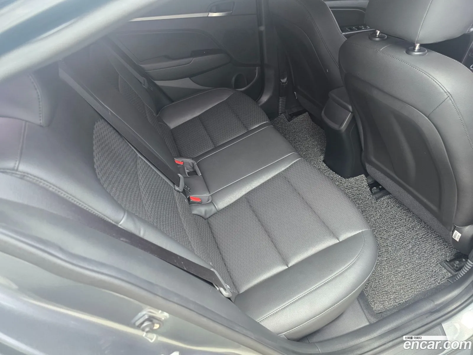 Hyundai Elantra AD 2018 — 10