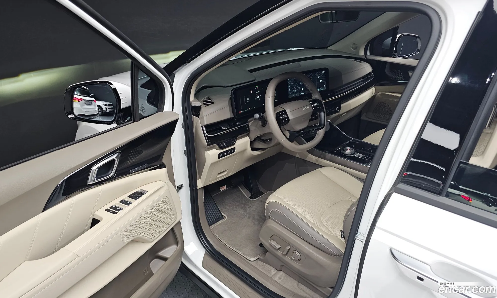 Kia Carnival 2025 — 18