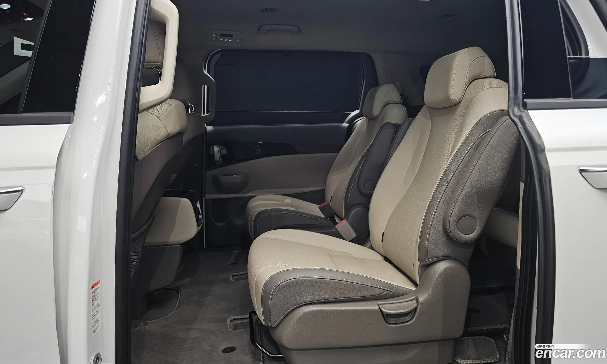 Kia Carnival 2025 — 25