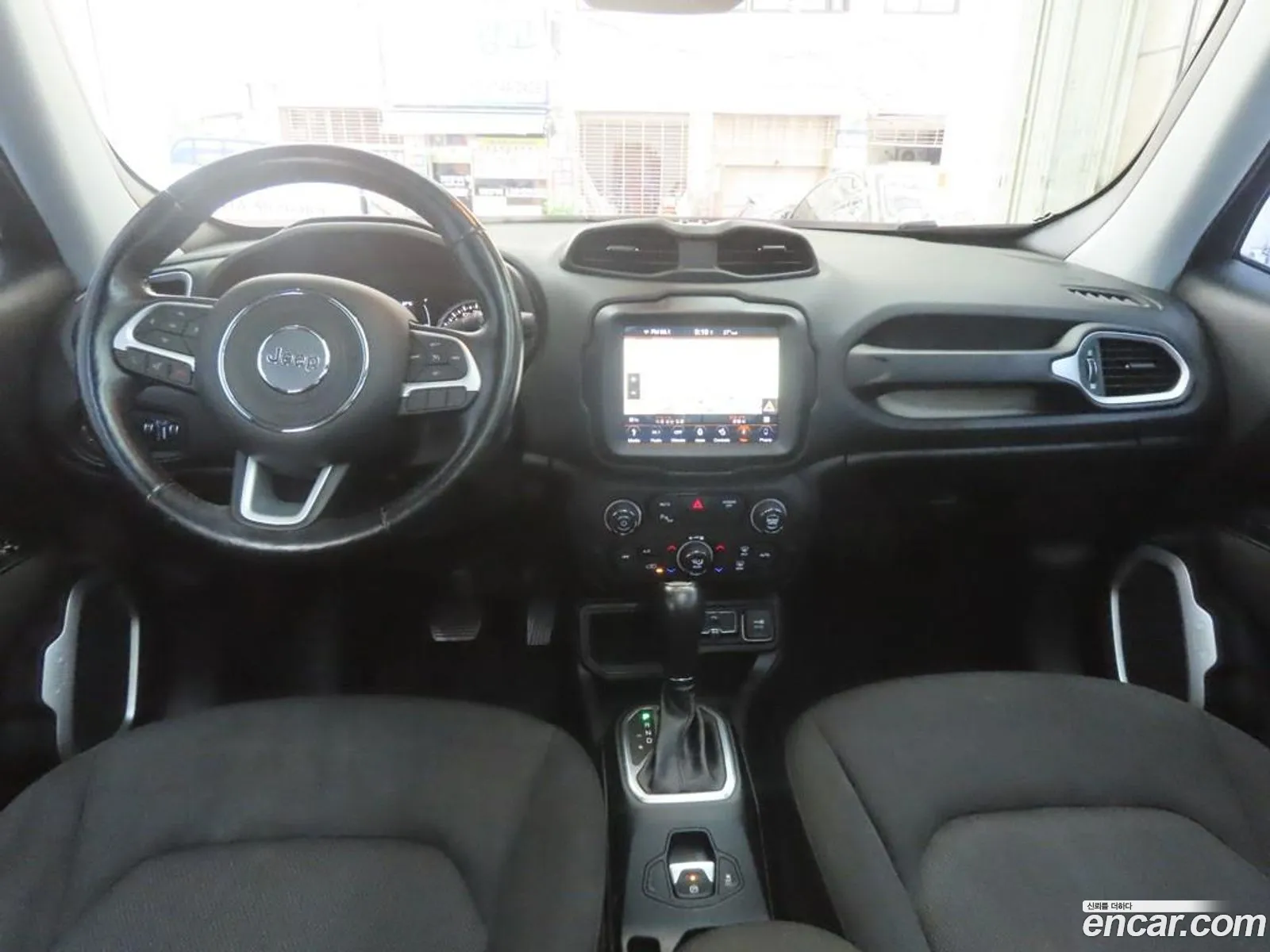 Jeep Renegade 2018 — 14