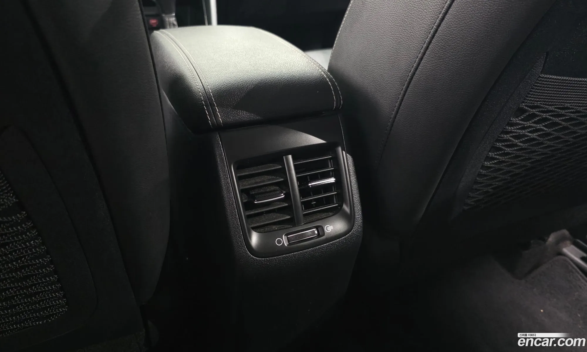 Kia Niro 2020 KNACB81CGLA384666 — 4