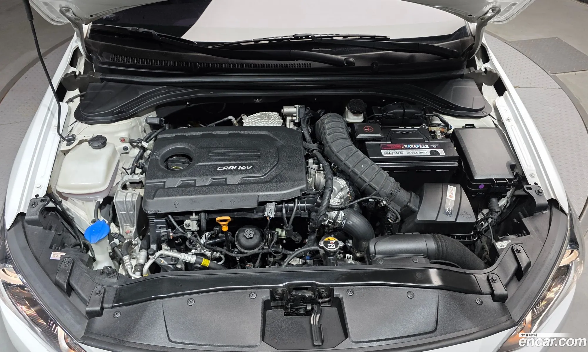 Hyundai Elantra AD 2016 — 10