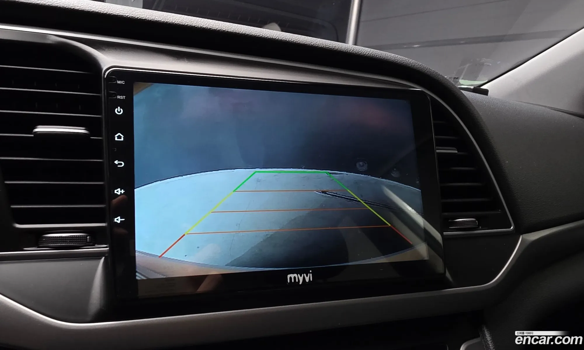 Hyundai Elantra AD 2016 — 14