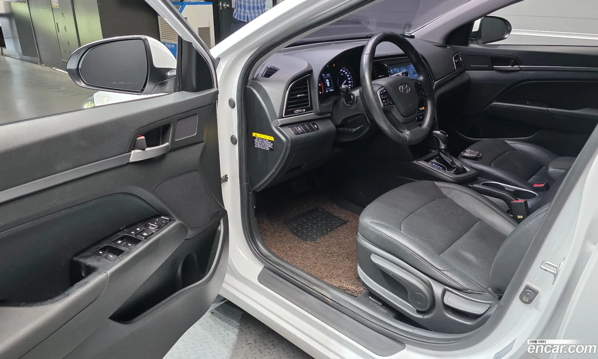 Hyundai Elantra AD 2016 — 3