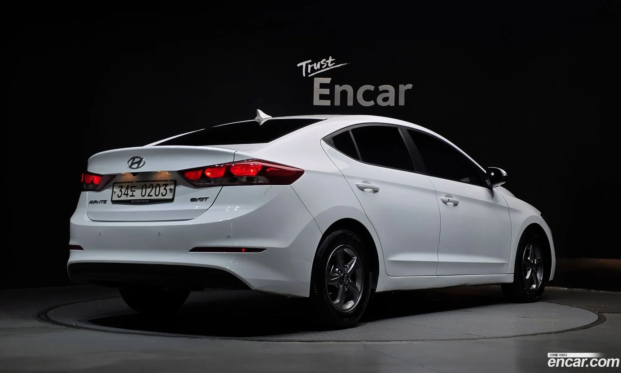 Hyundai Elantra AD 2016 — 20