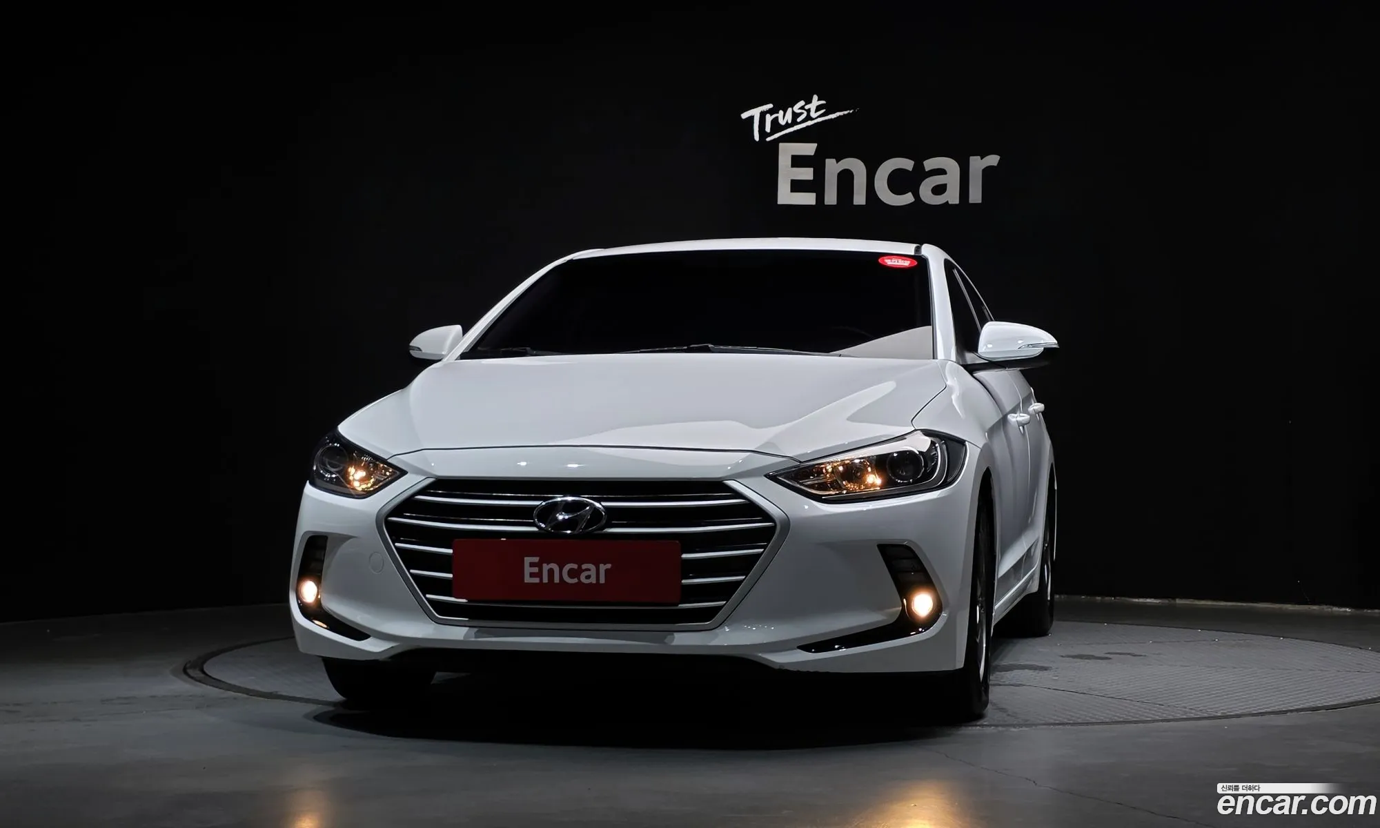 Hyundai Elantra AD 2016 — 13