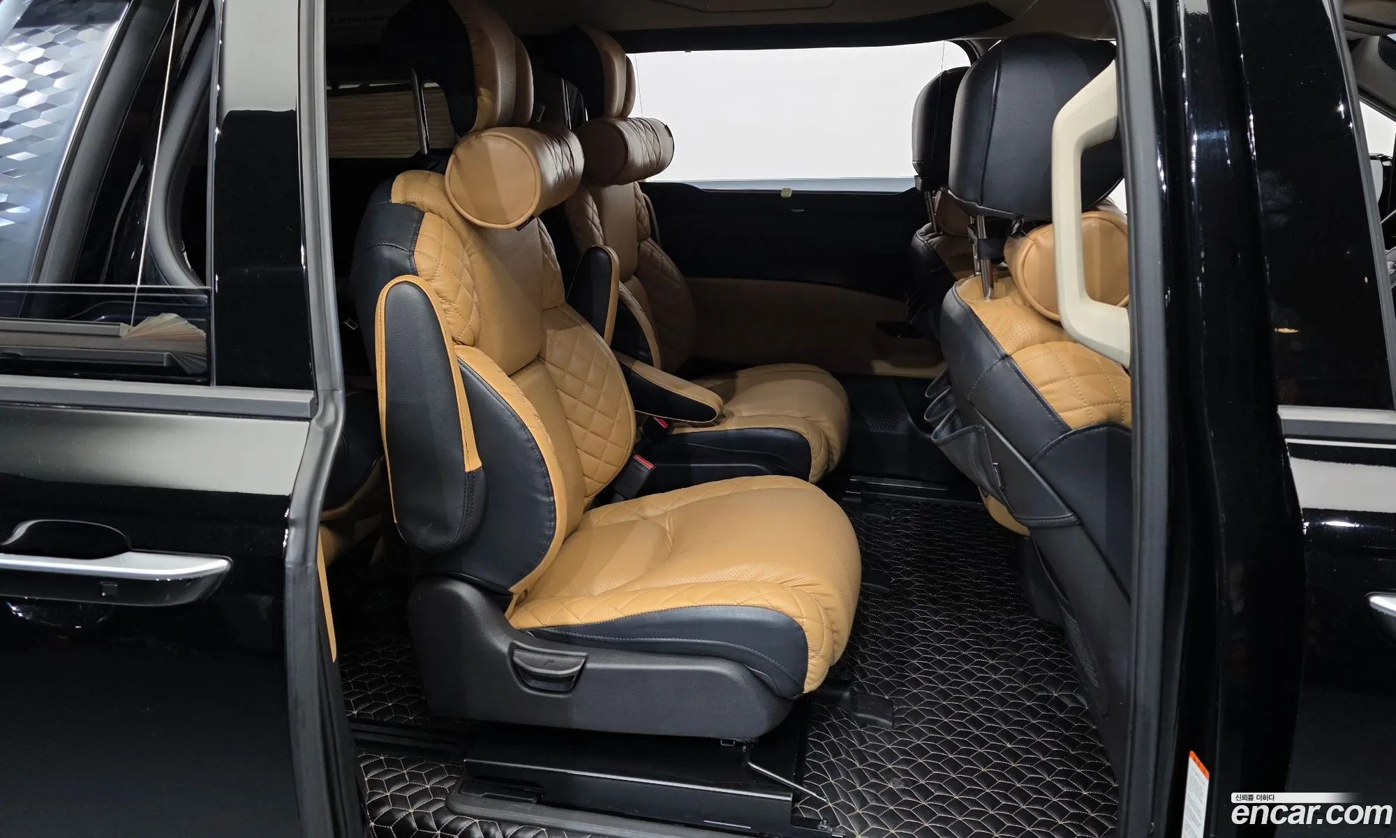 Kia Carnival 2021 — 3