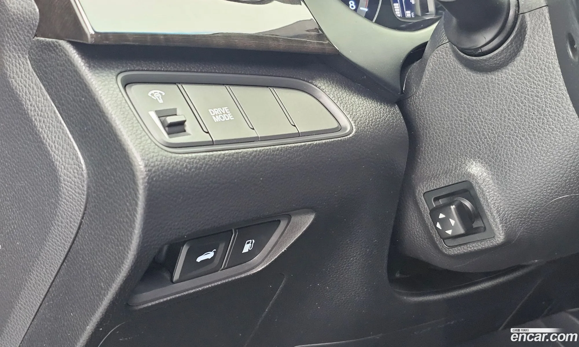 Hyundai Grandeur HG 2014 — 17